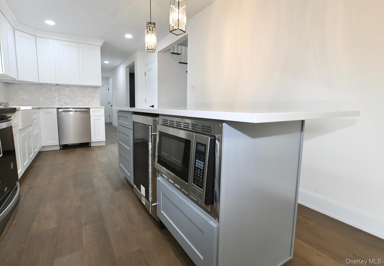 2 Little Hill Road, East Setauket, NY 11733