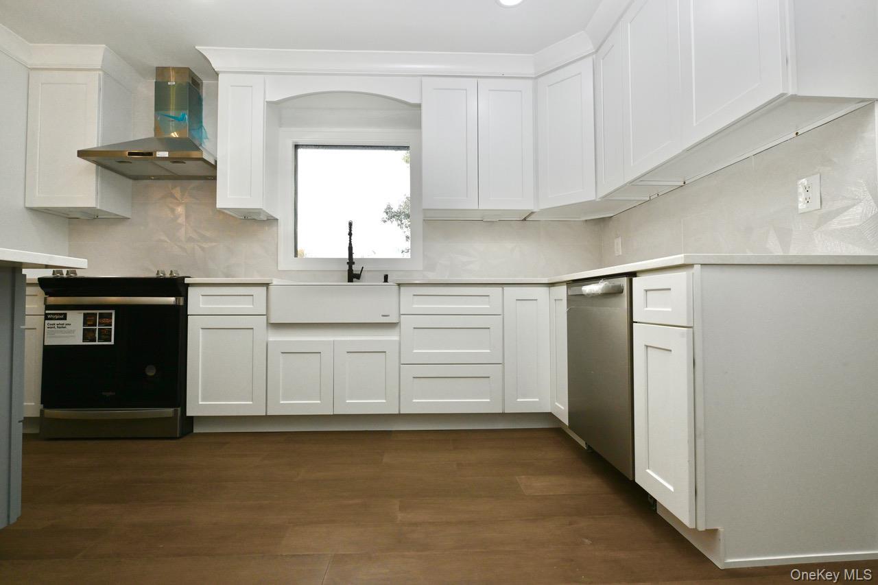 2 Little Hill Road, East Setauket, NY 11733