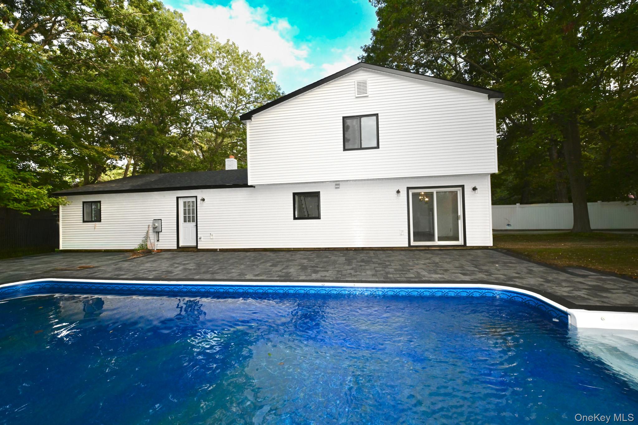 2 Little Hill Road, East Setauket, NY 11733