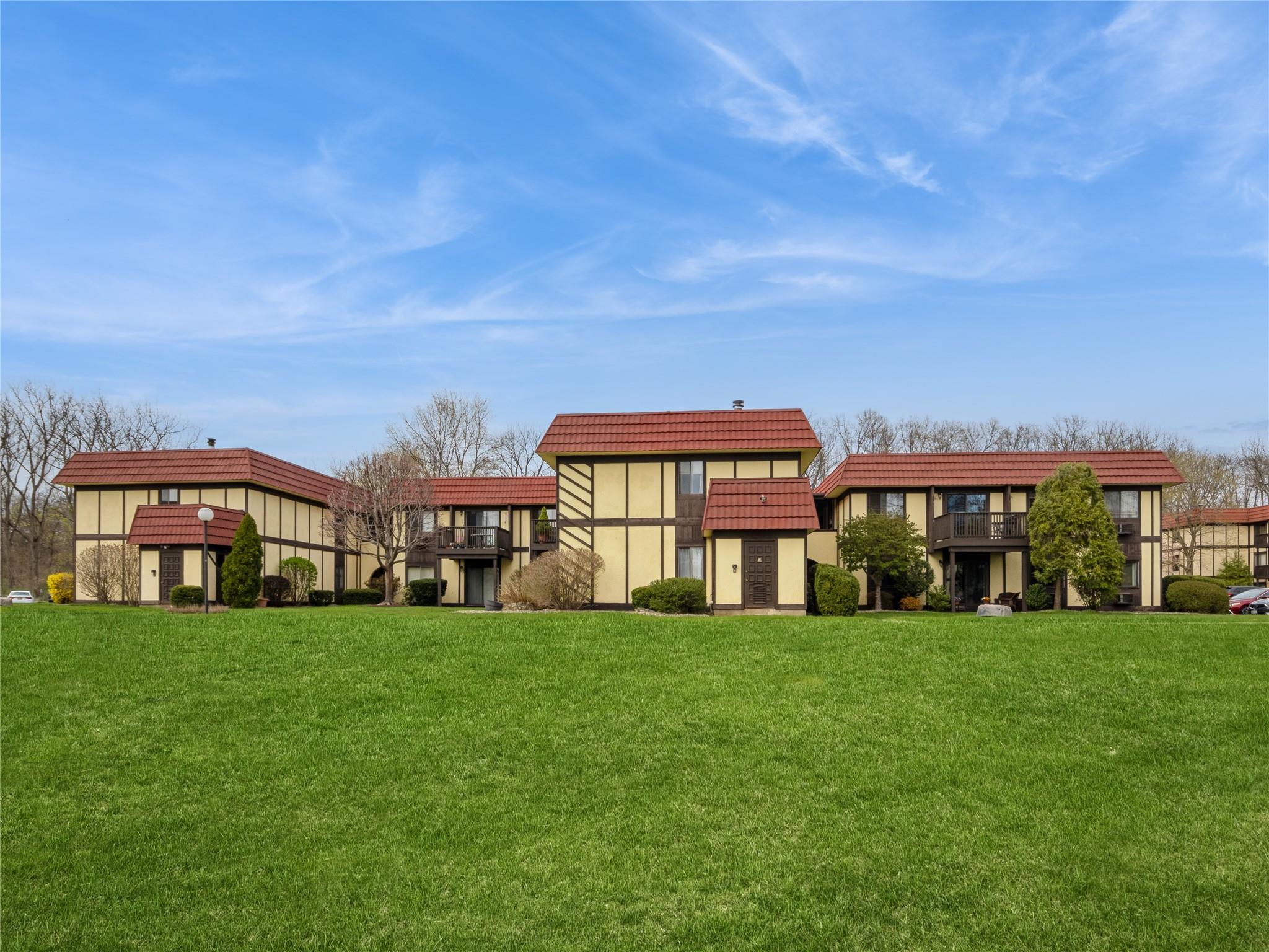 2 Loudon Drive # 8, Fishkill, NY 12524