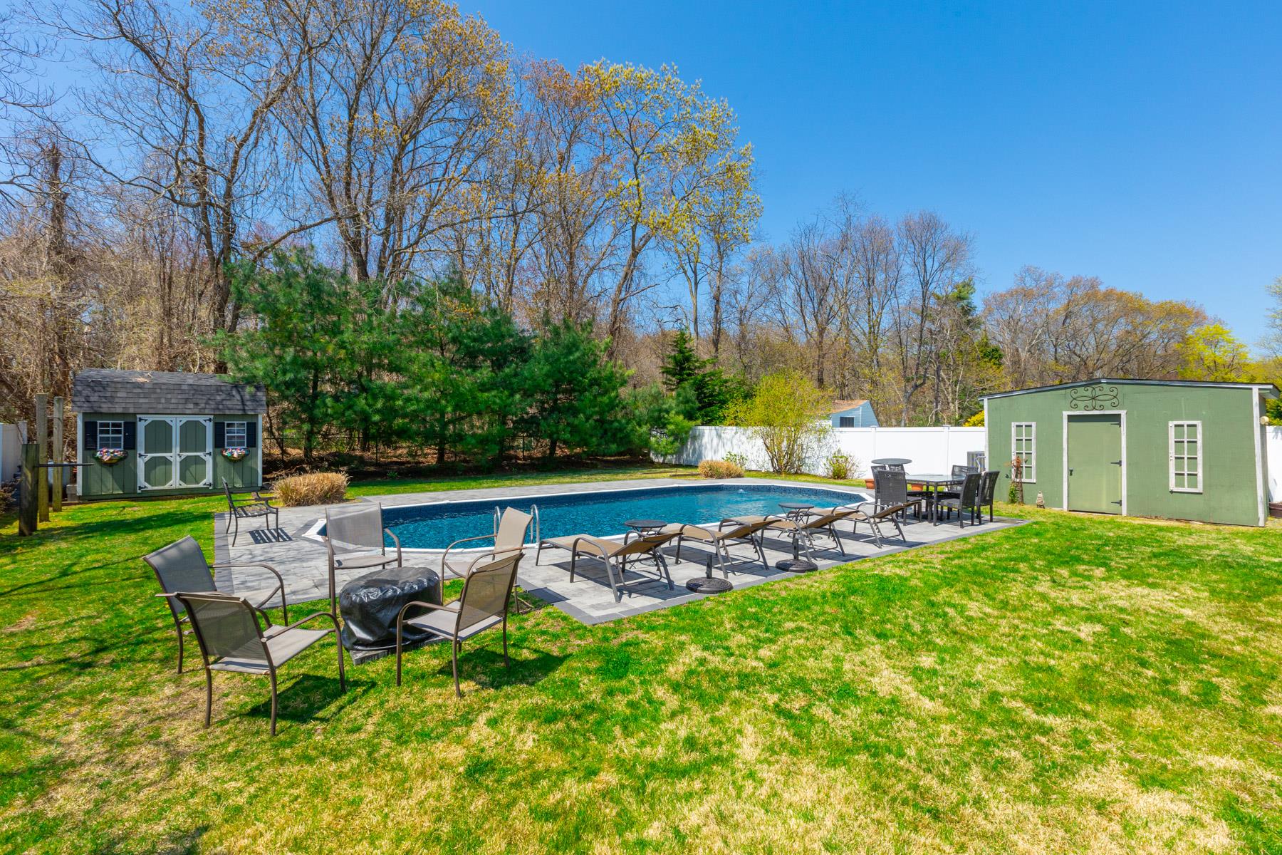 120 Gladstone Avenue, West Islip, NY 11795