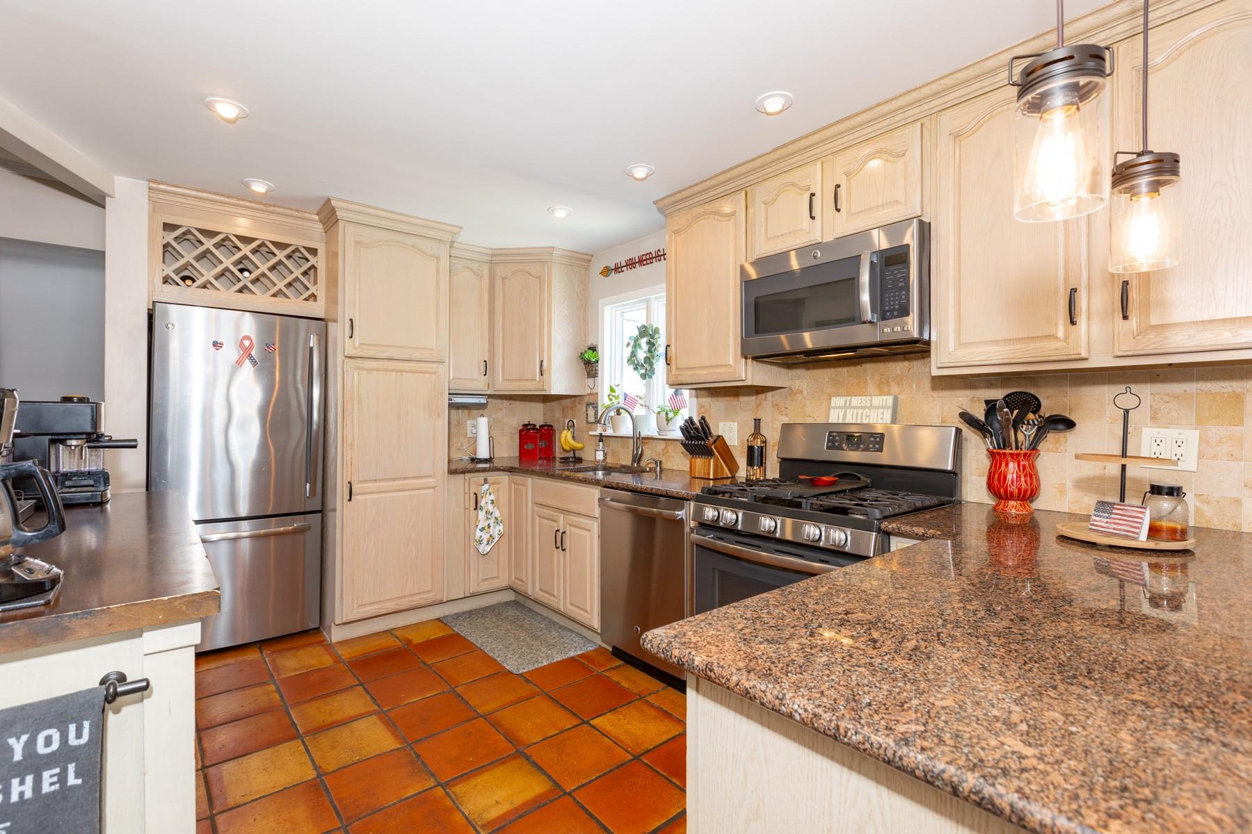 120 Gladstone Avenue, West Islip, NY 11795