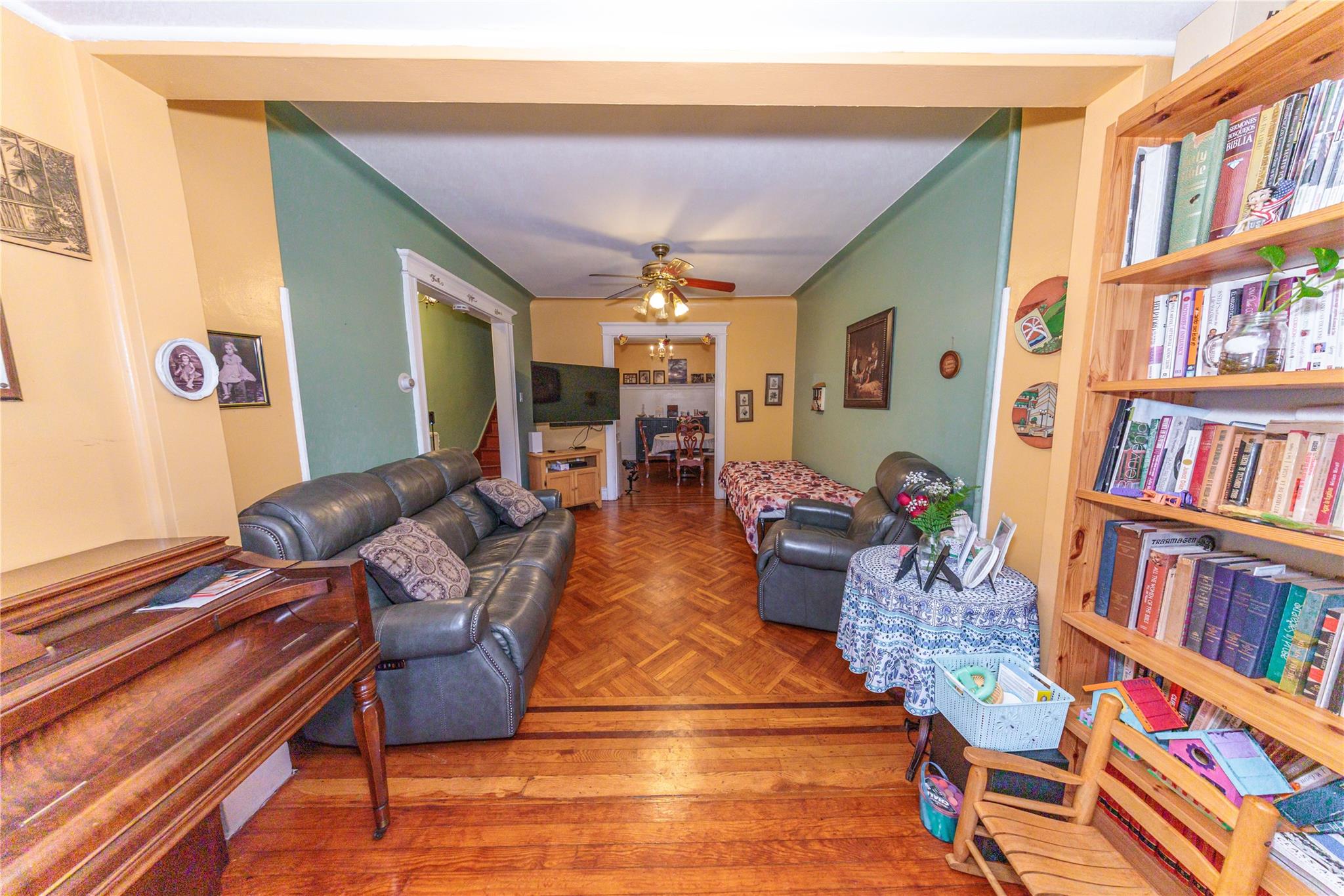 8521 80th Street, Woodhaven, NY 11421