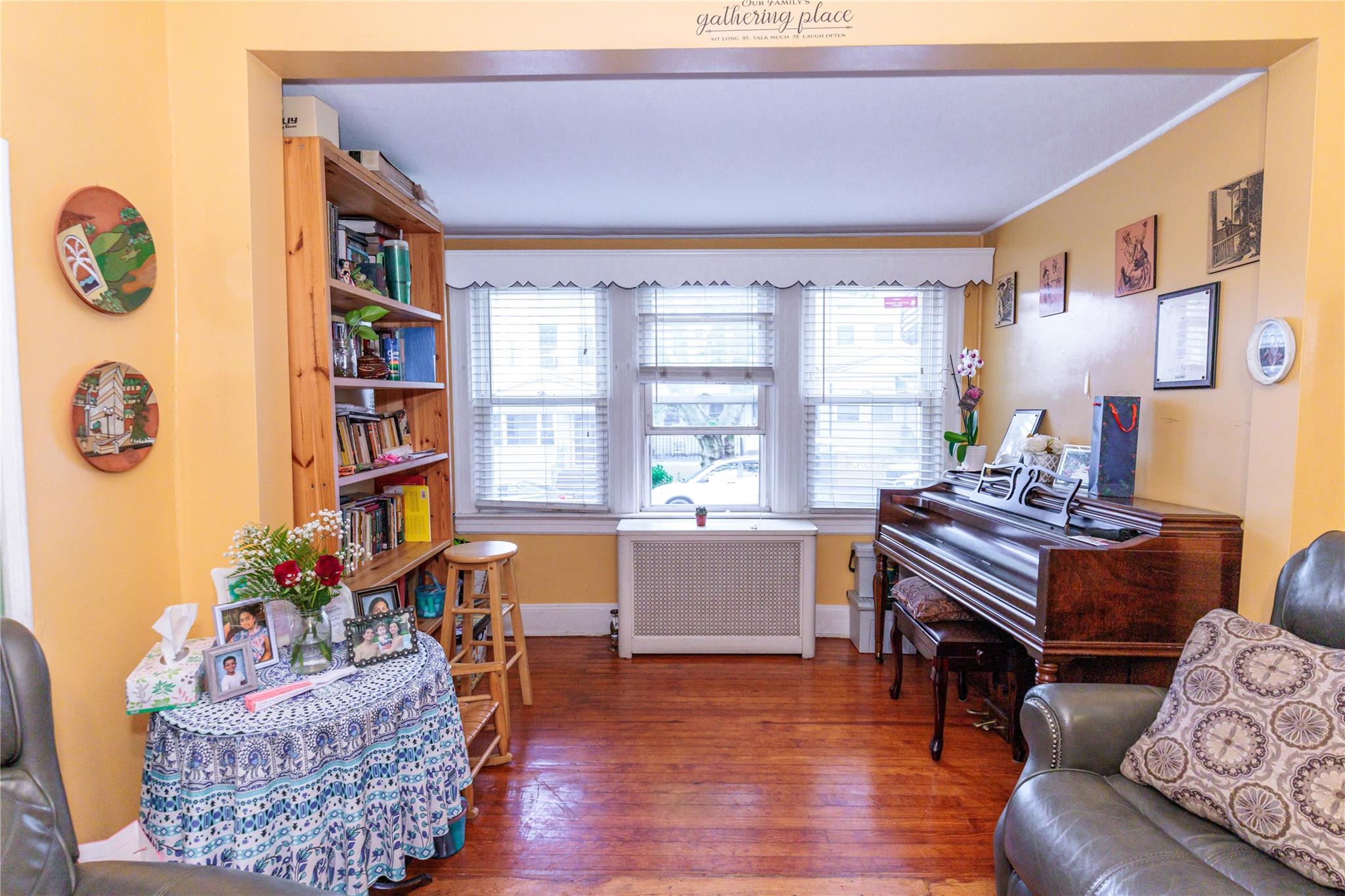 8521 80th Street, Woodhaven, NY 11421