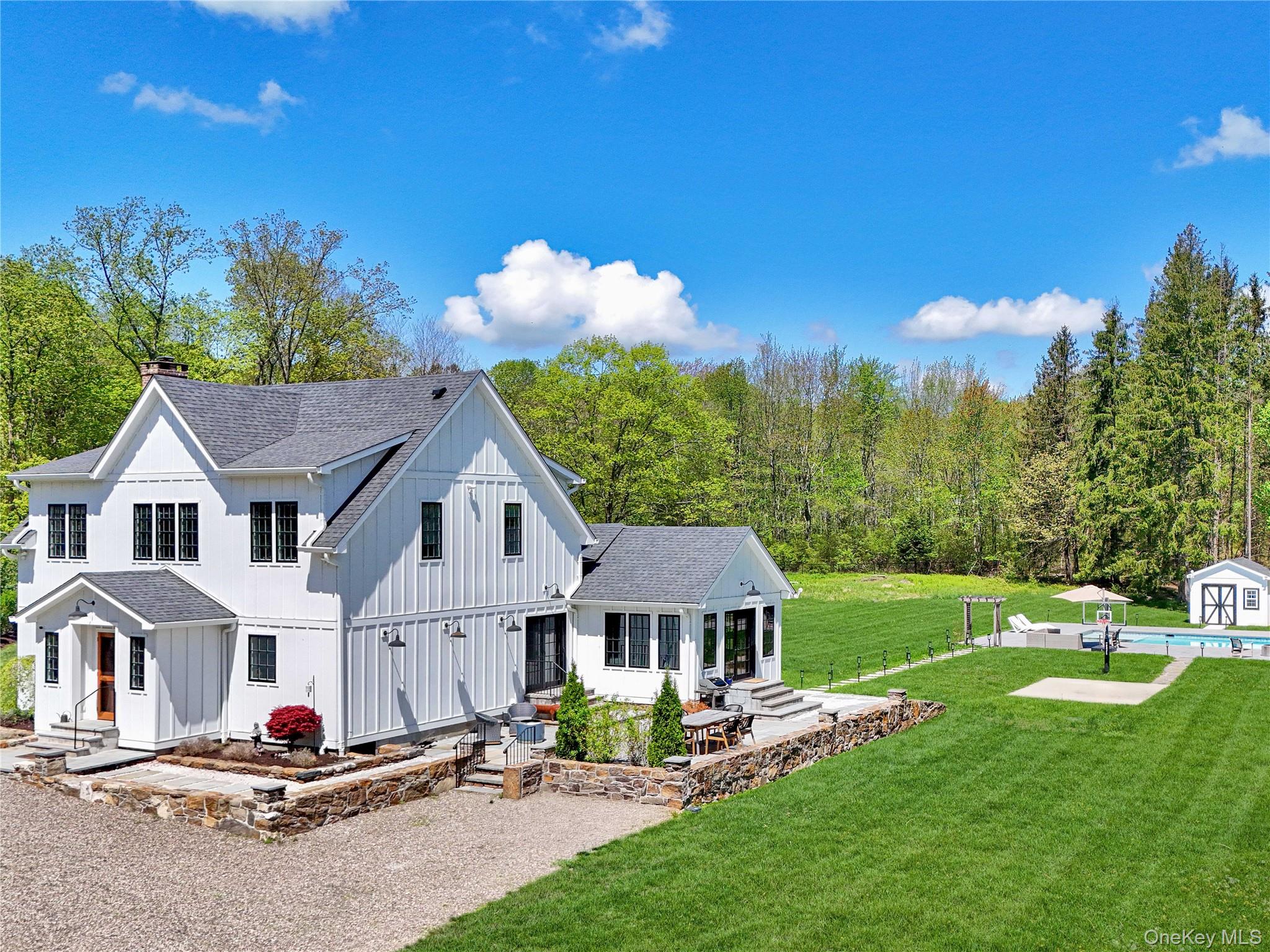 6 Byrds Hill Road, Pawling, NY 12564