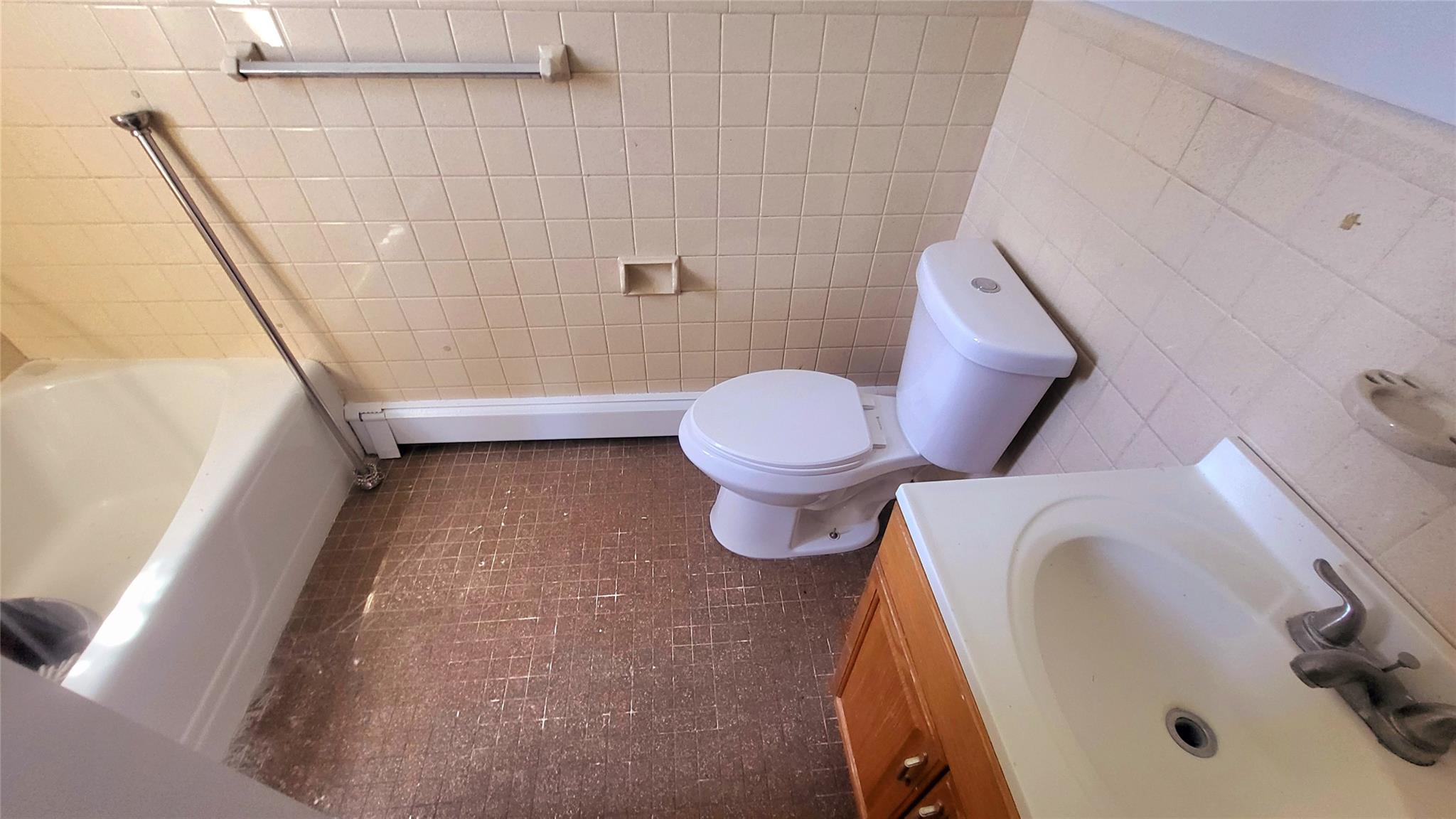 531 HAIGHT AVE., APT H2, Poughkeepsie, NY 12603