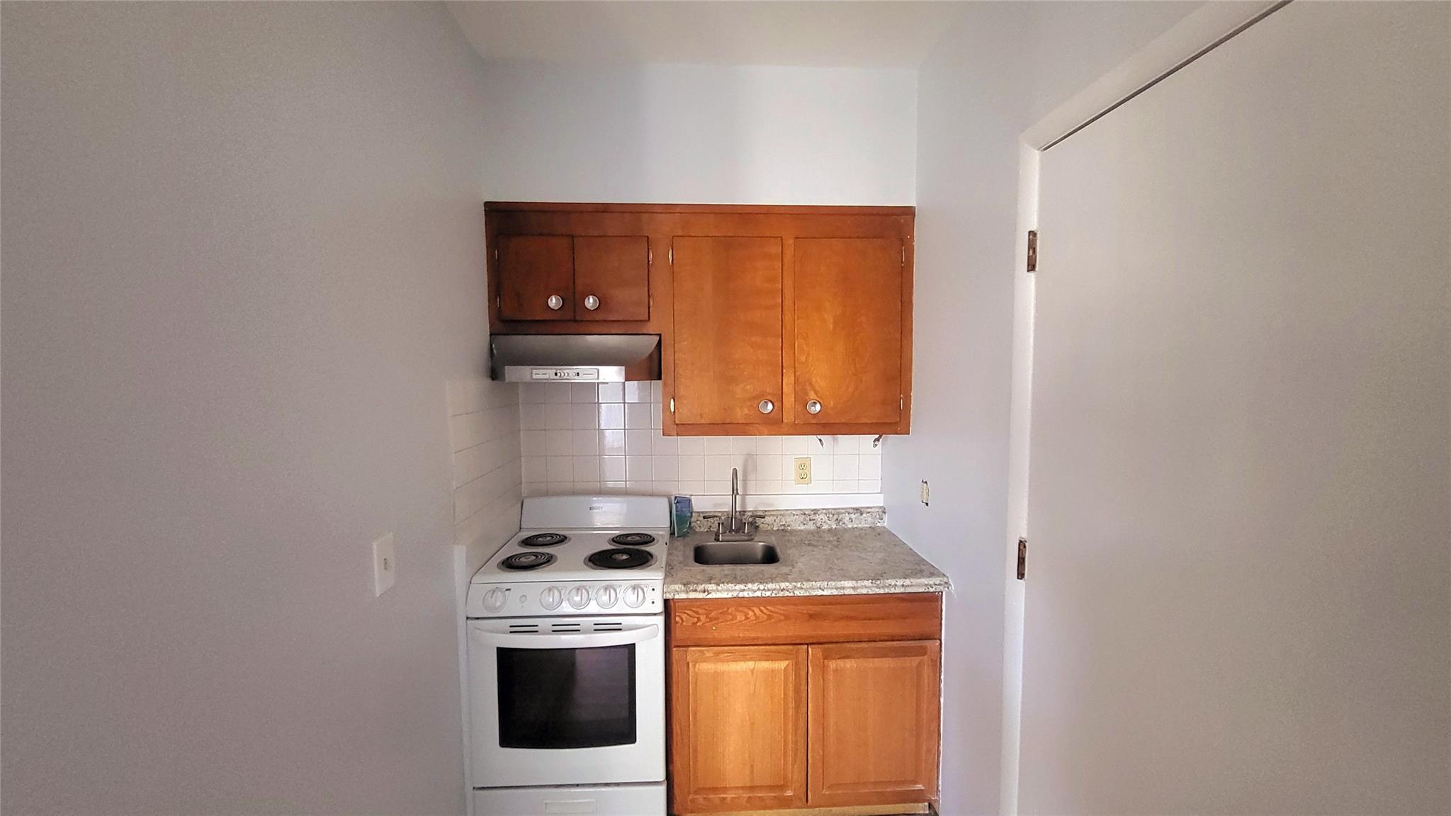531 HAIGHT AVE., APT H2, Poughkeepsie, NY 12603