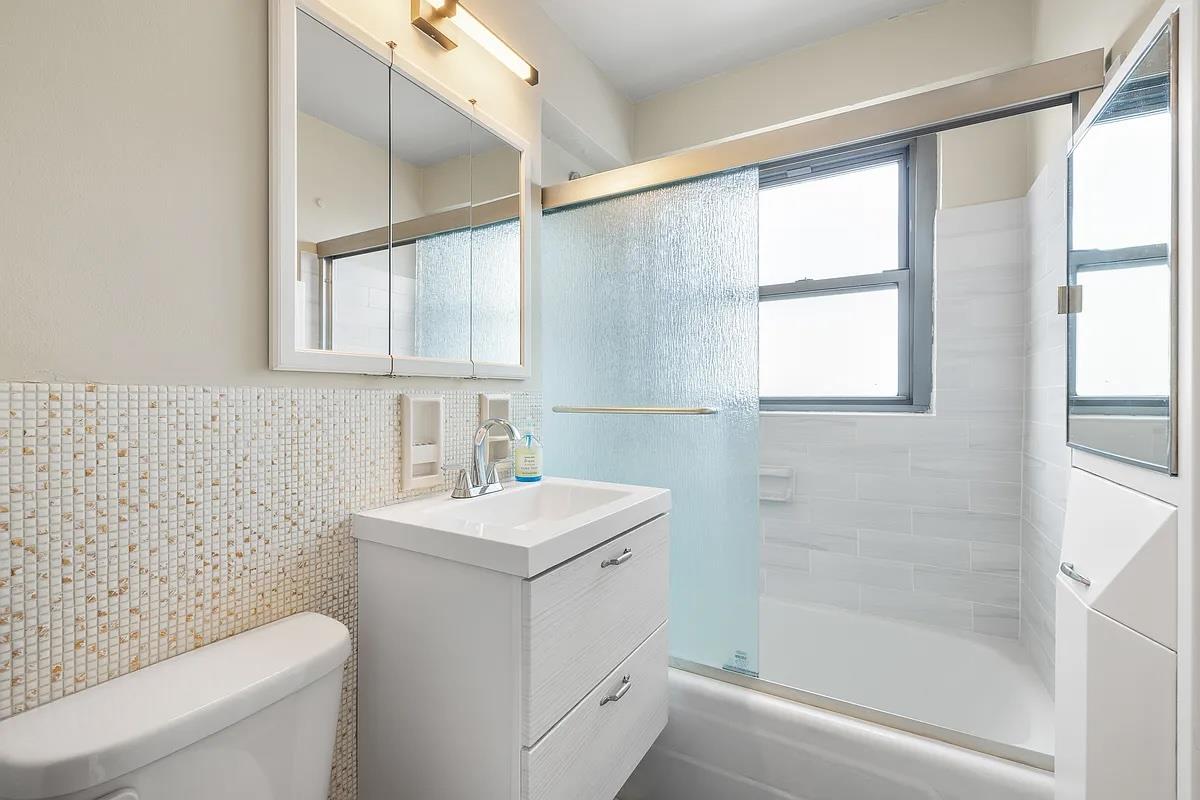 1020 Grand Concourse # 15V, Bronx, NY 10451