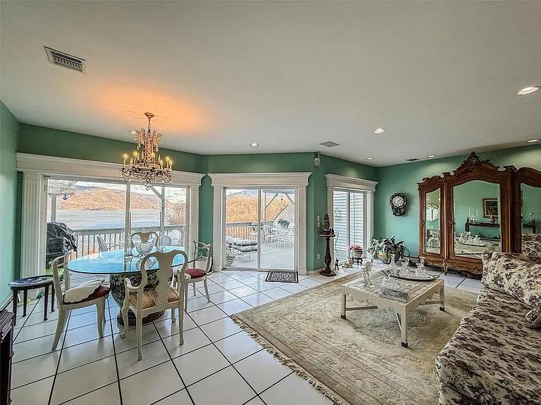 282 Tamerisk Lane, New Windsor, NY 12553