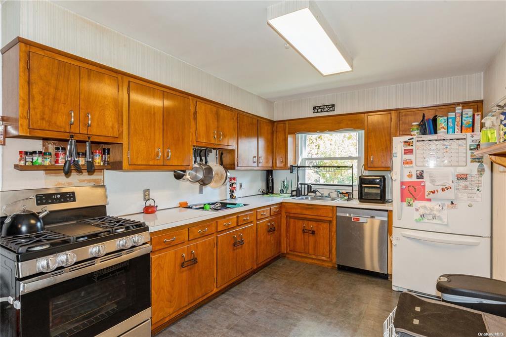 65 Tyler Avenue, Sound Beach, NY 11789