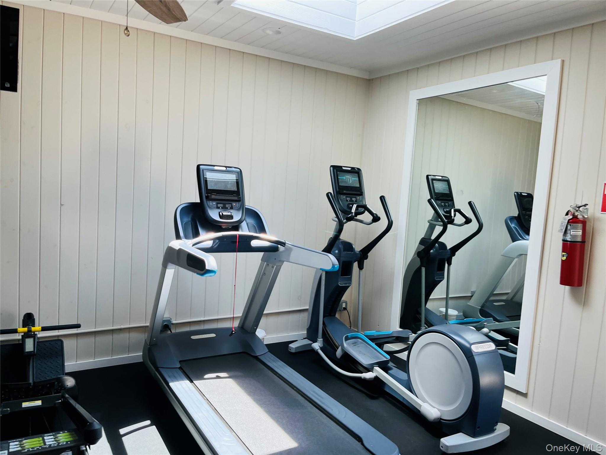 2300 Fox Hill Drive # 1101, Baiting Hollow, NY 11933