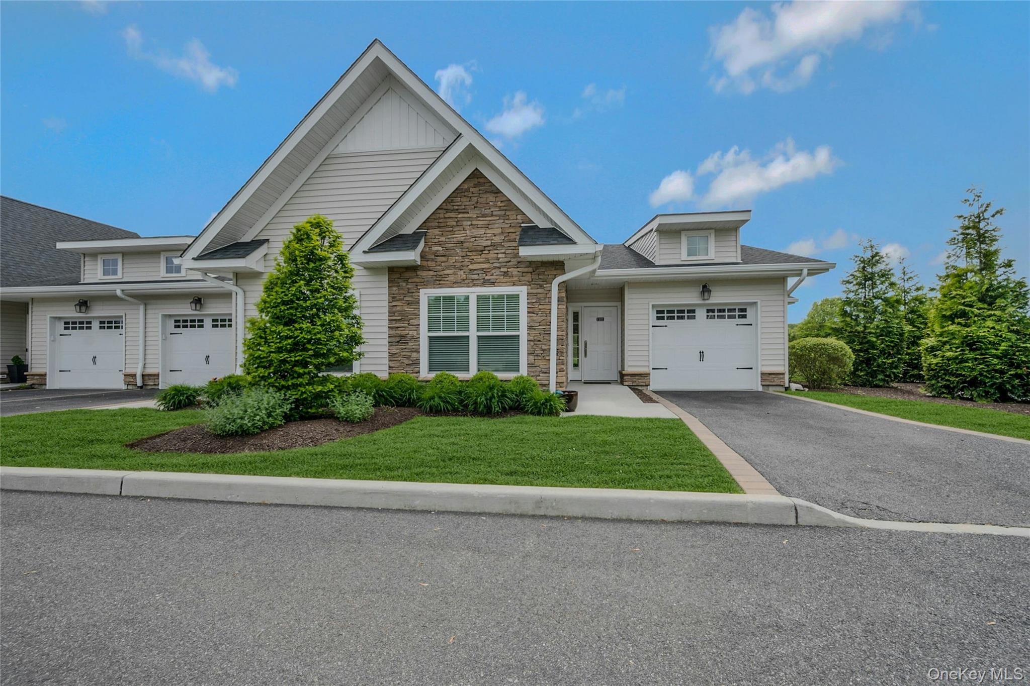 2300 Fox Hill Drive # 1101, Baiting Hollow, NY 11933