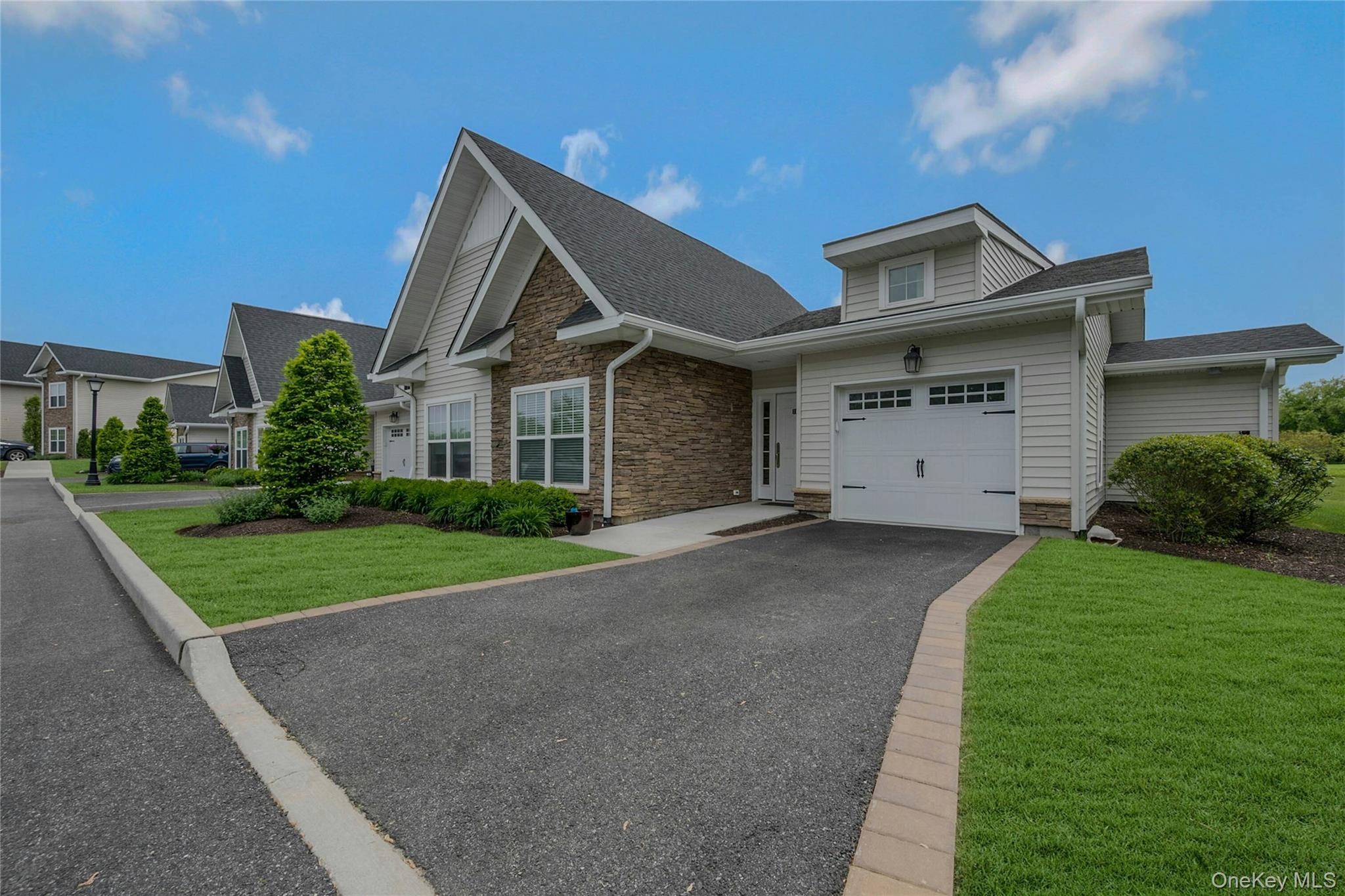 2300 Fox Hill Drive # 1101, Baiting Hollow, NY 11933