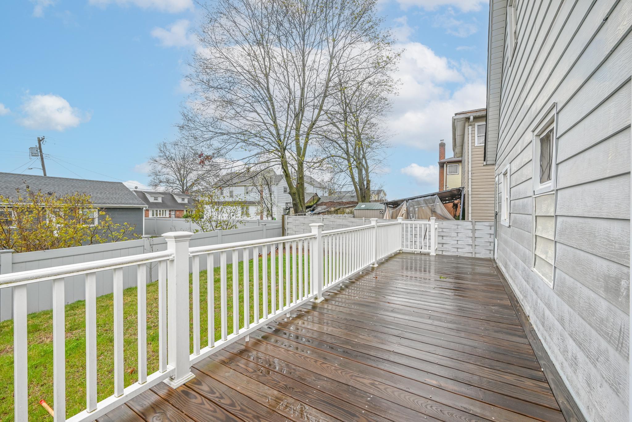 267 Roquette Avenue, Floral Park, NY 11001