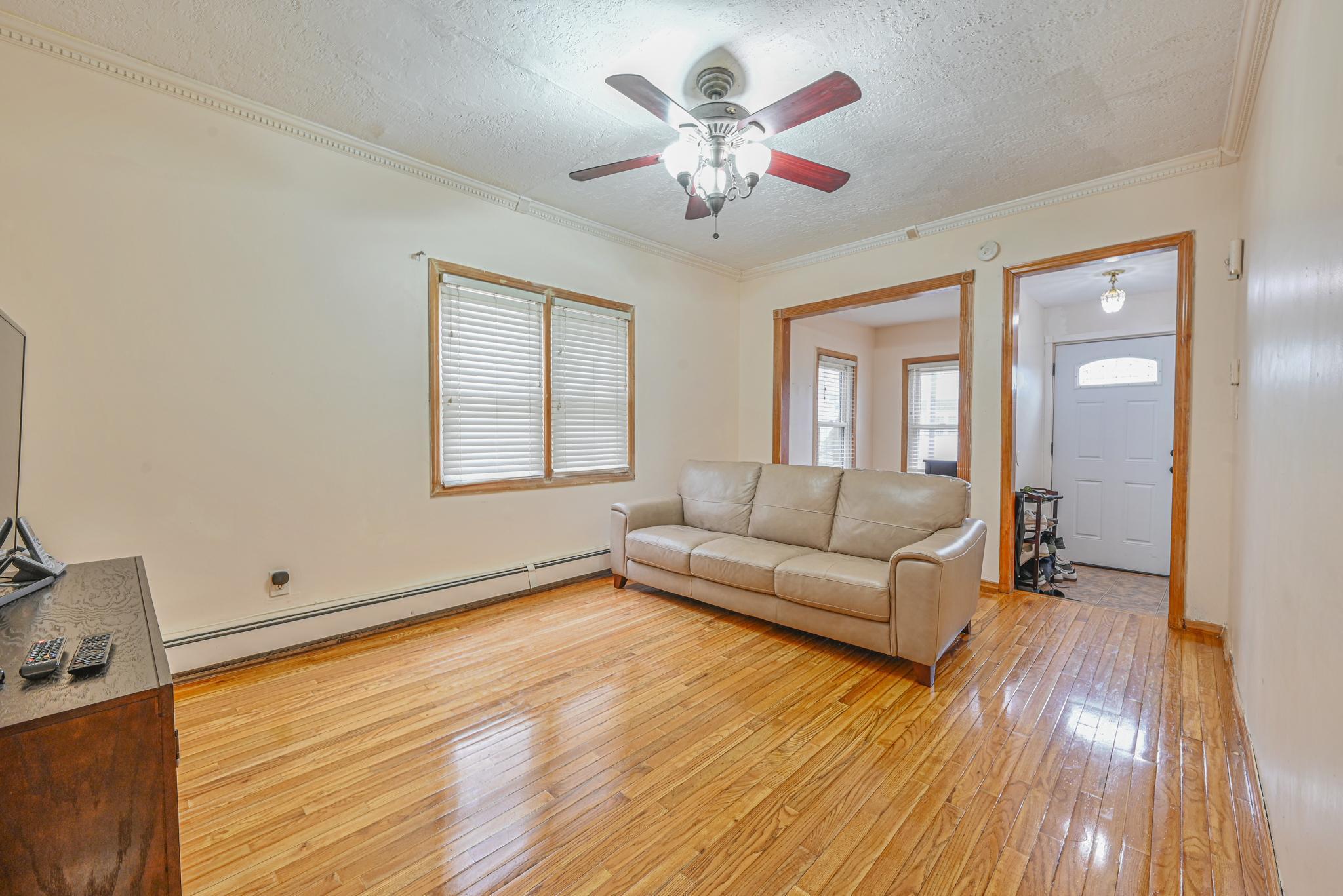 267 Roquette Avenue, Floral Park, NY 11001