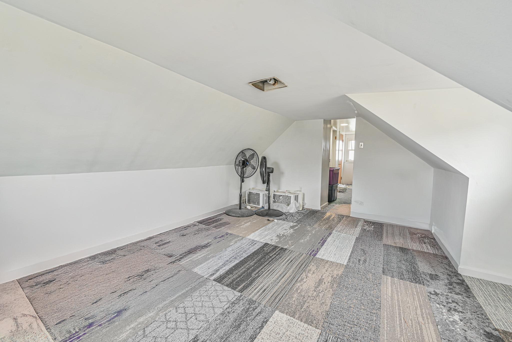 267 Roquette Avenue, Floral Park, NY 11001