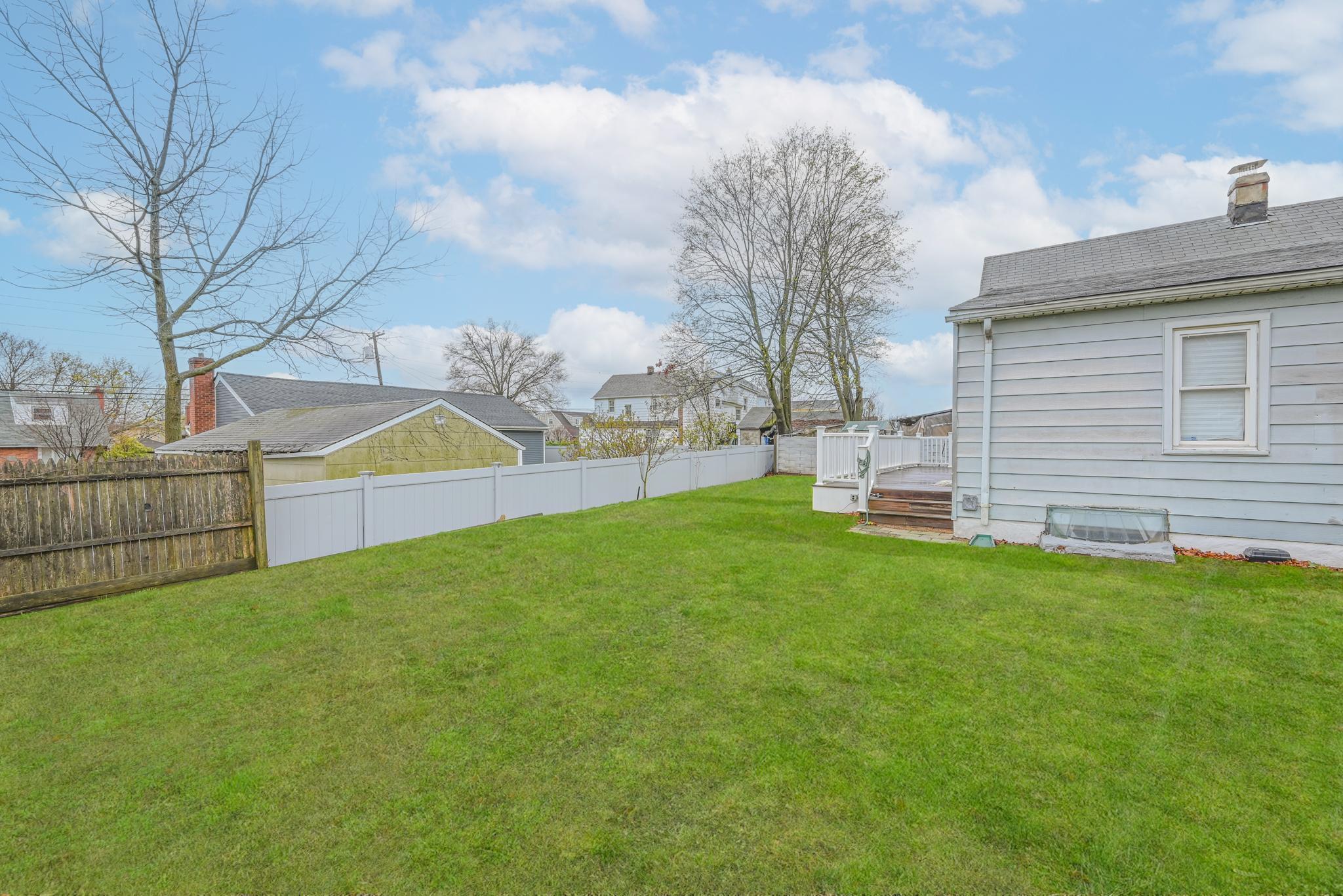 267 Roquette Avenue, Floral Park, NY 11001