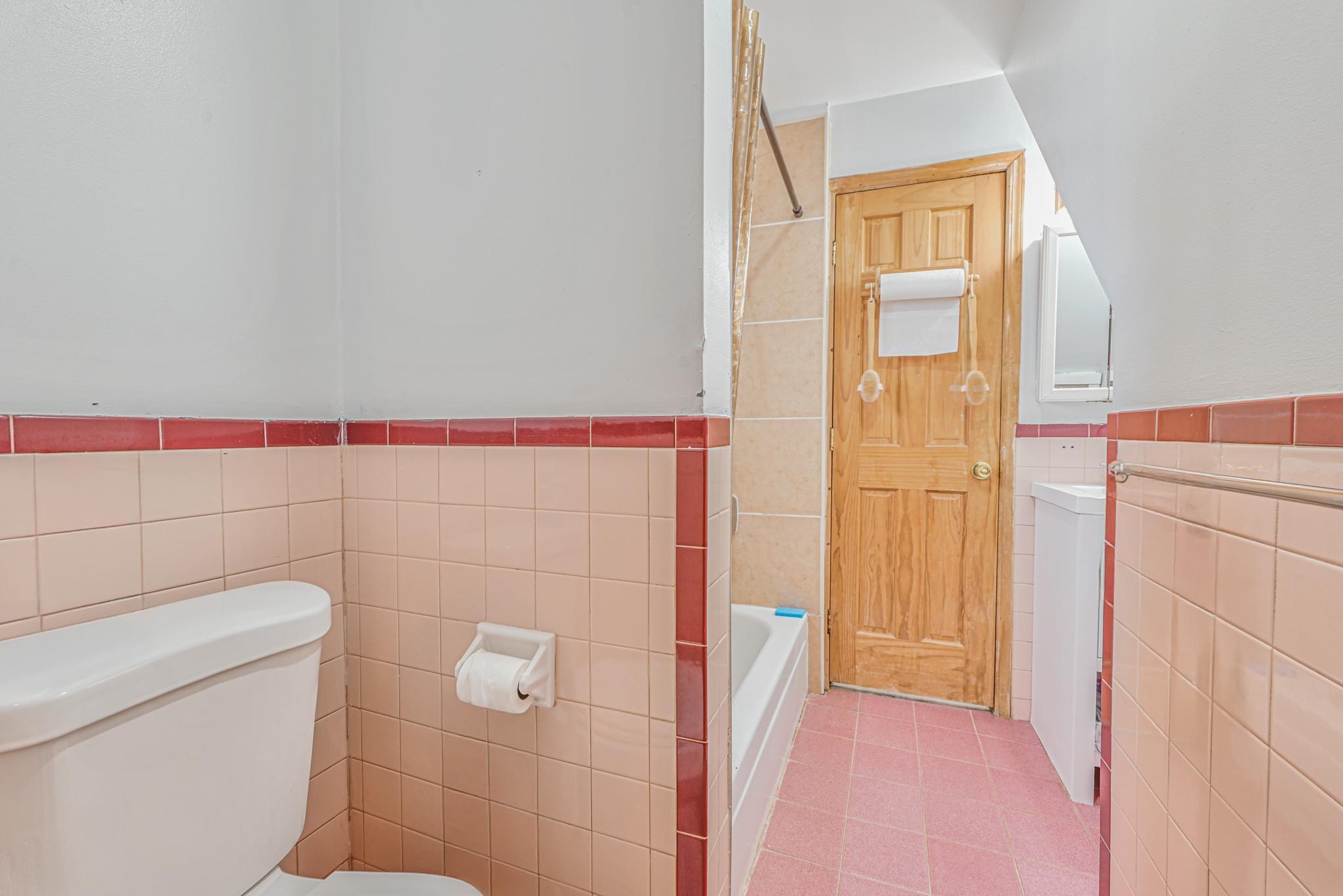 267 Roquette Avenue, Floral Park, NY 11001