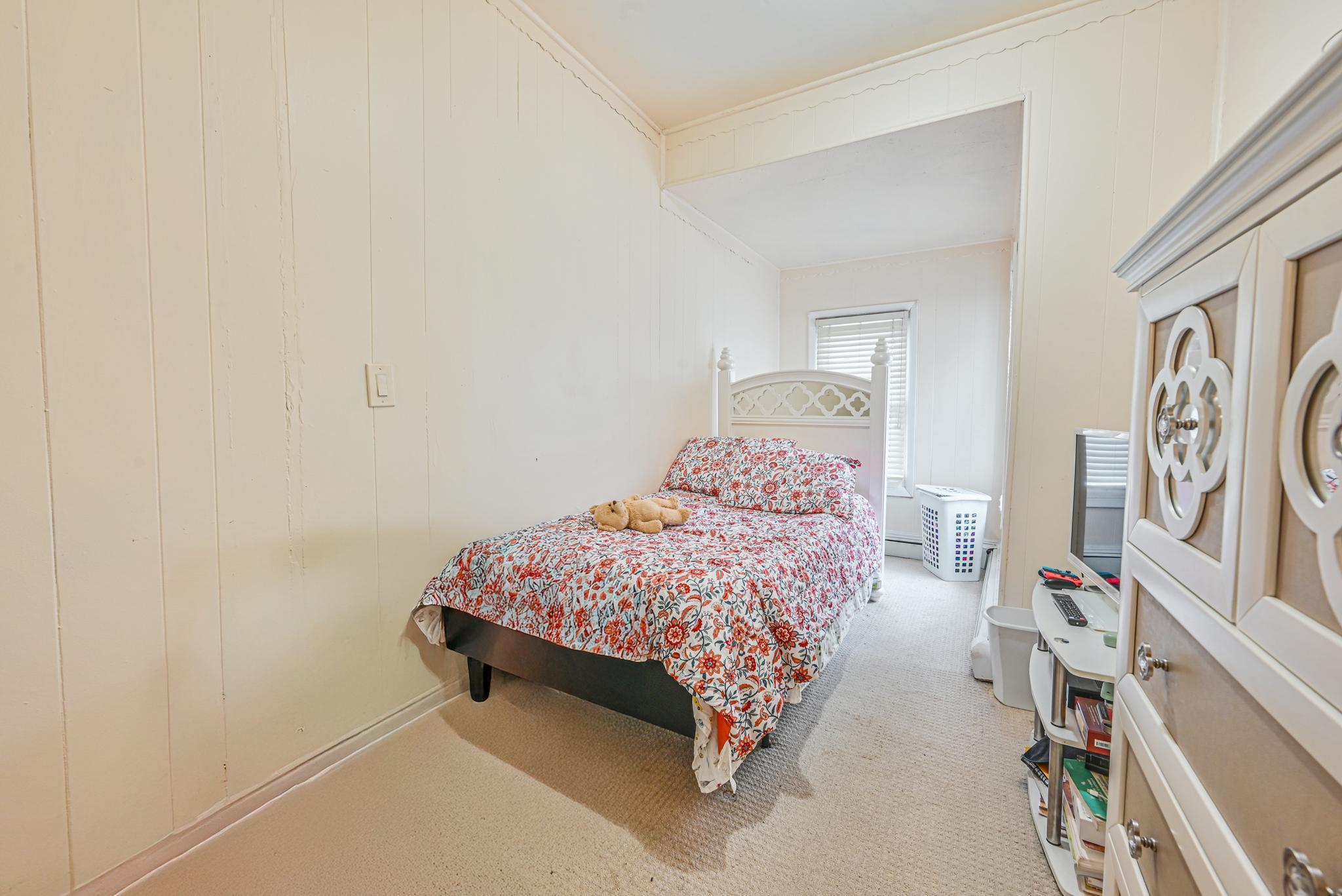 267 Roquette Avenue, Floral Park, NY 11001