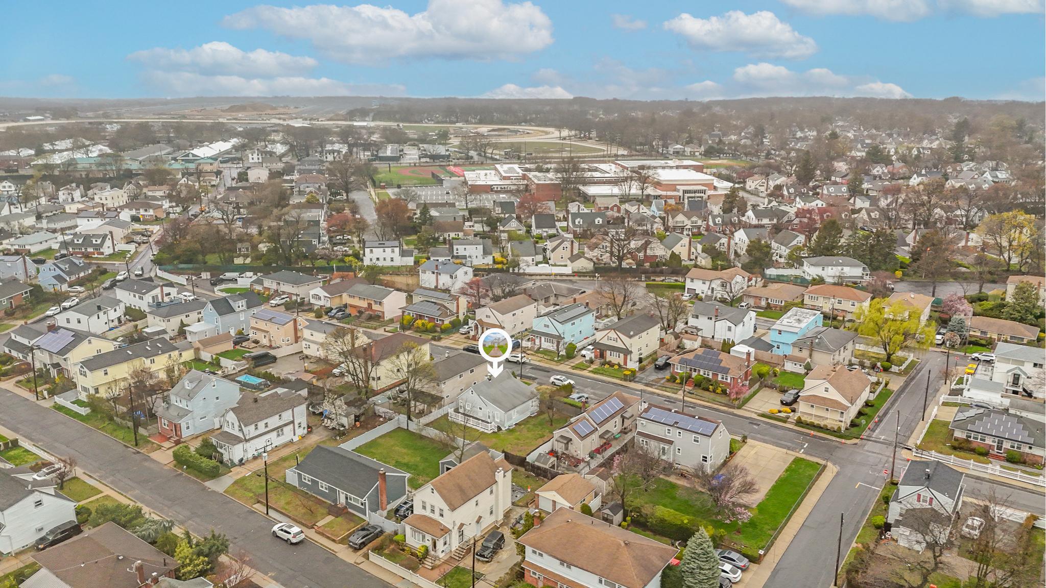 267 Roquette Avenue, Floral Park, NY 11001