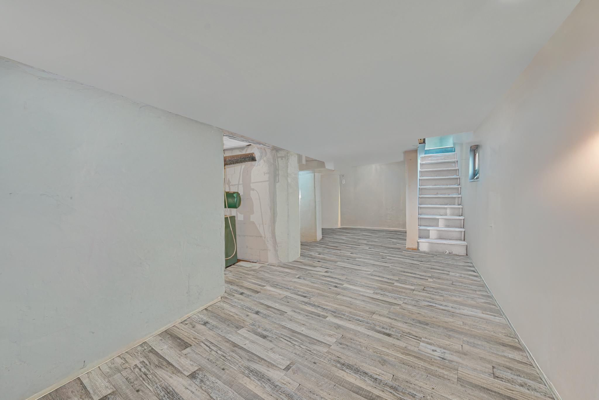 267 Roquette Avenue, Floral Park, NY 11001