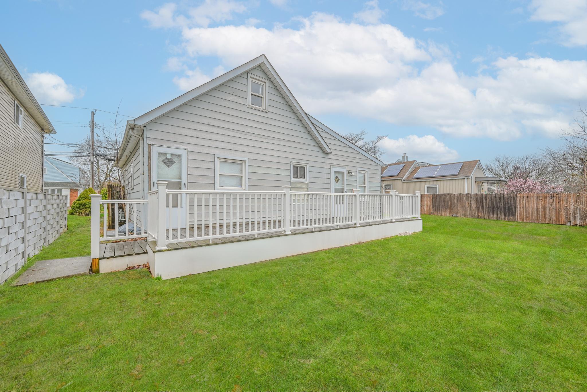 267 Roquette Avenue, Floral Park, NY 11001