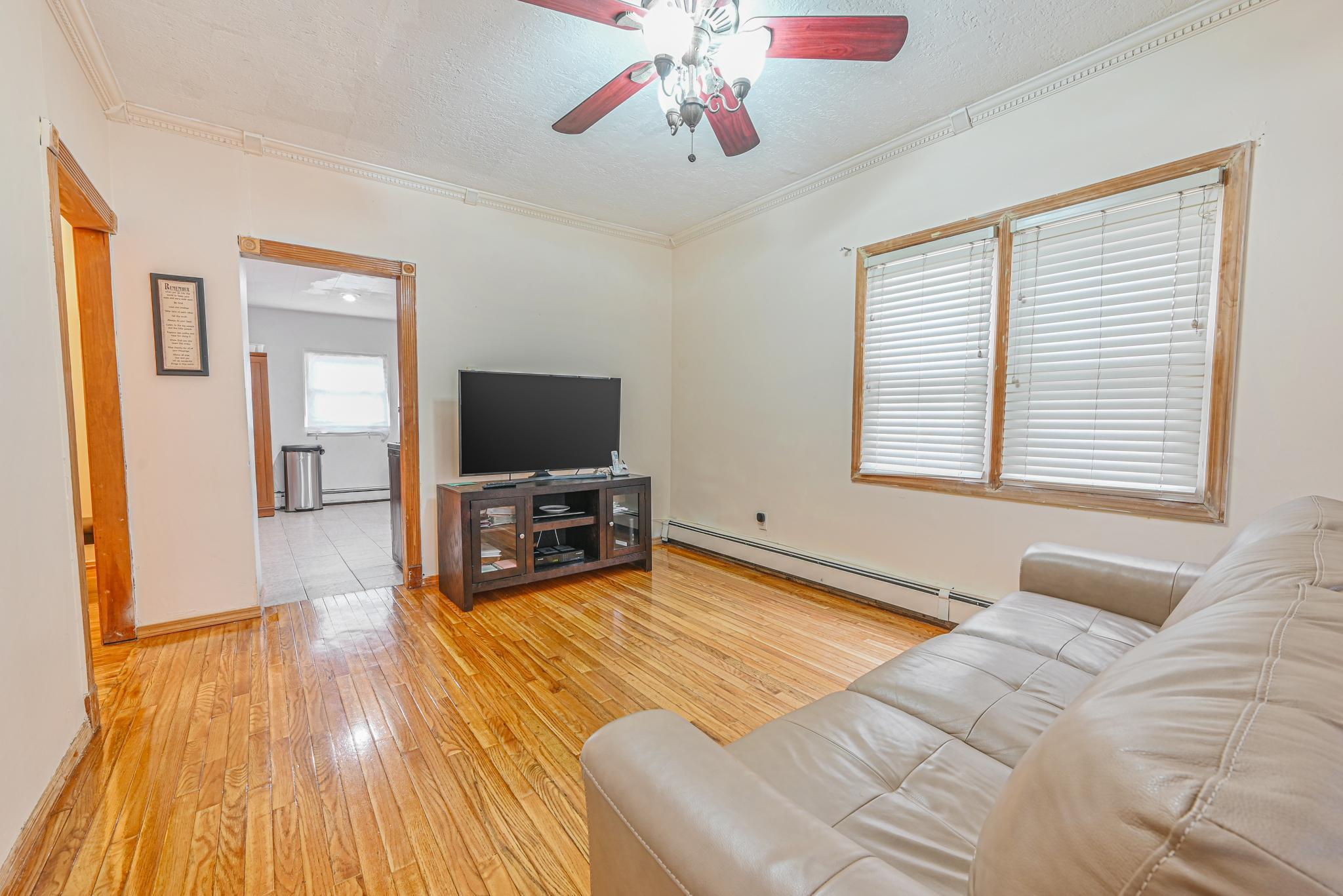 267 Roquette Avenue, Floral Park, NY 11001