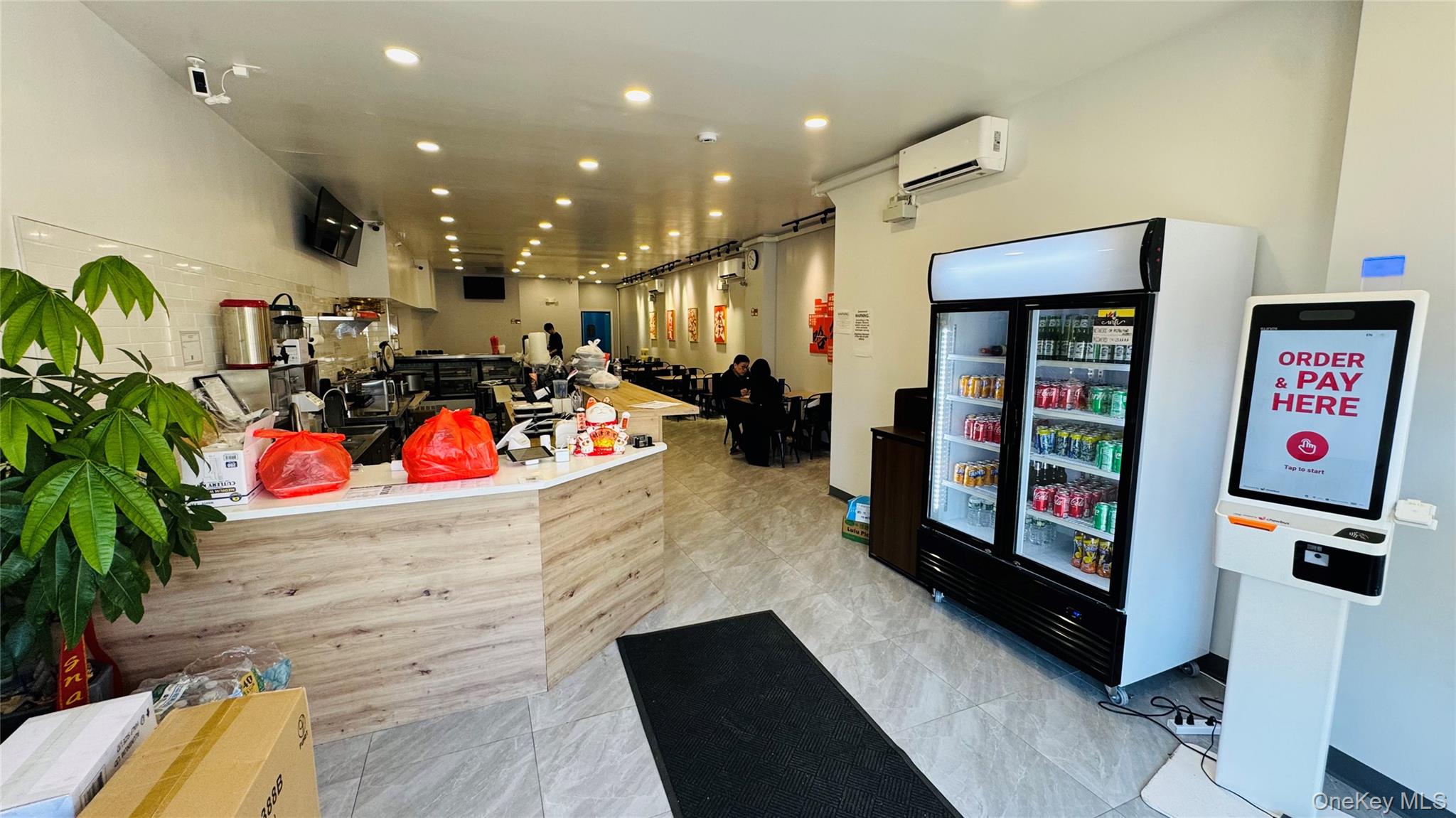 231 Jericho Tpke, New Hyde Park, NY 11040