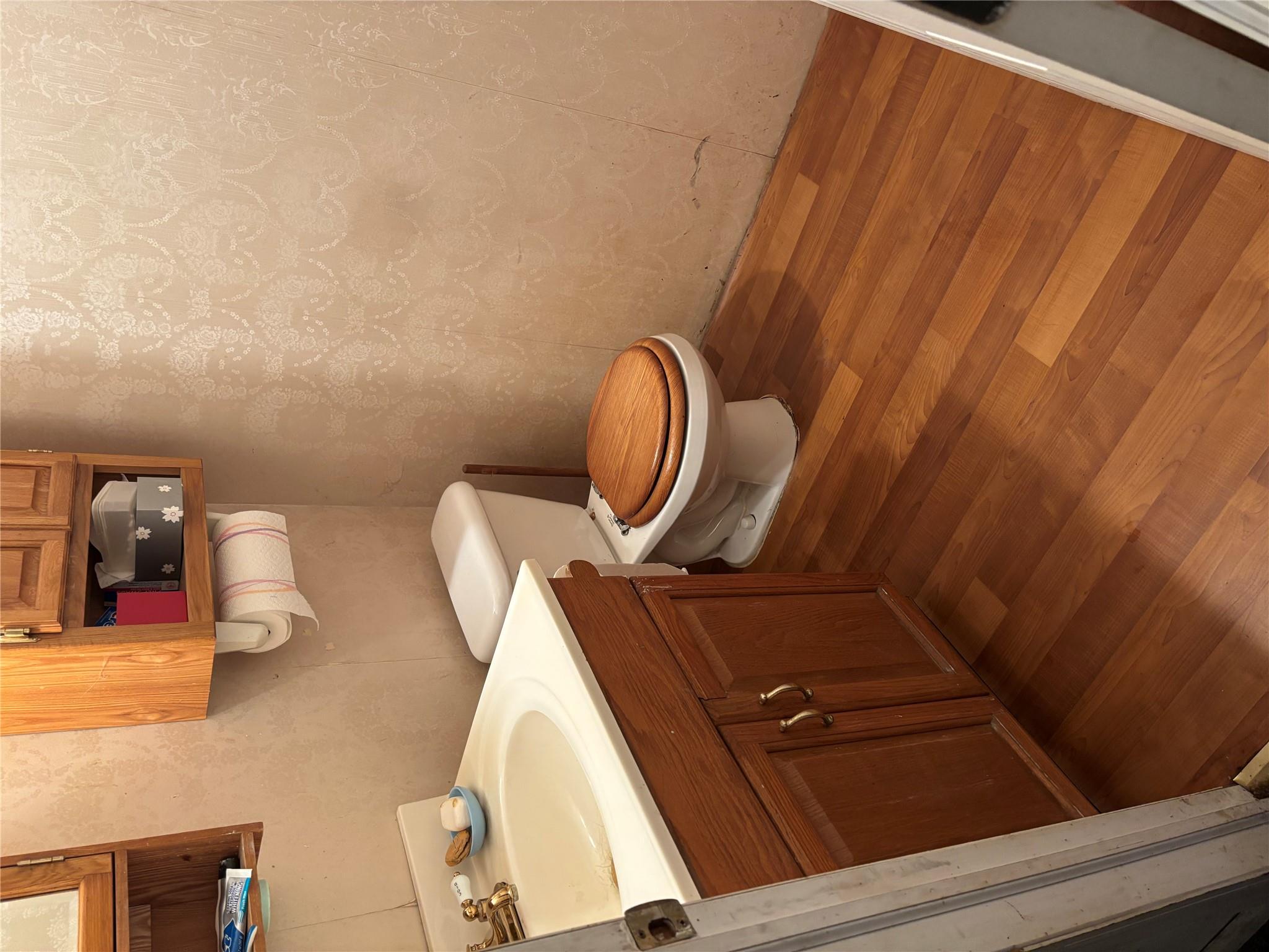 60 Randall Road, Wading River, NY 11792