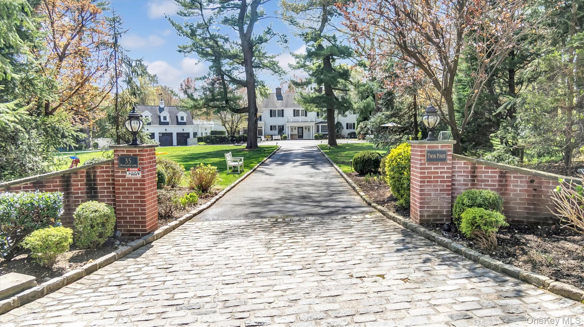 35 Hoaglands Lane, Old Brookville, NY 11545