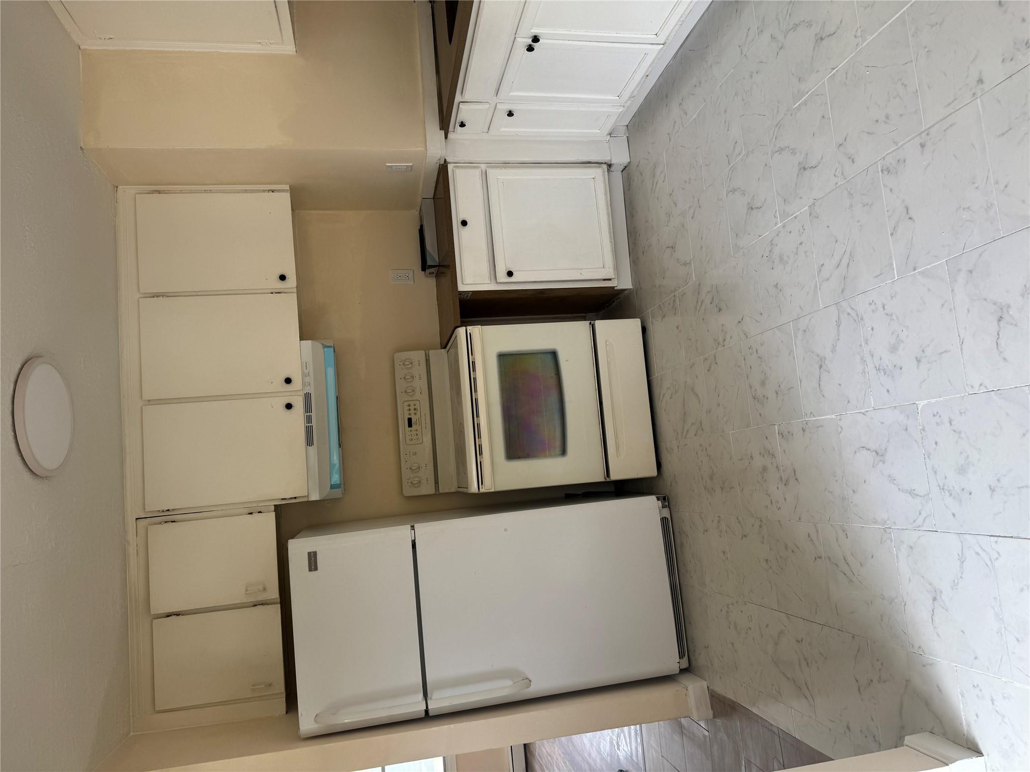 1 Pine Road, Middle Island, NY 11953