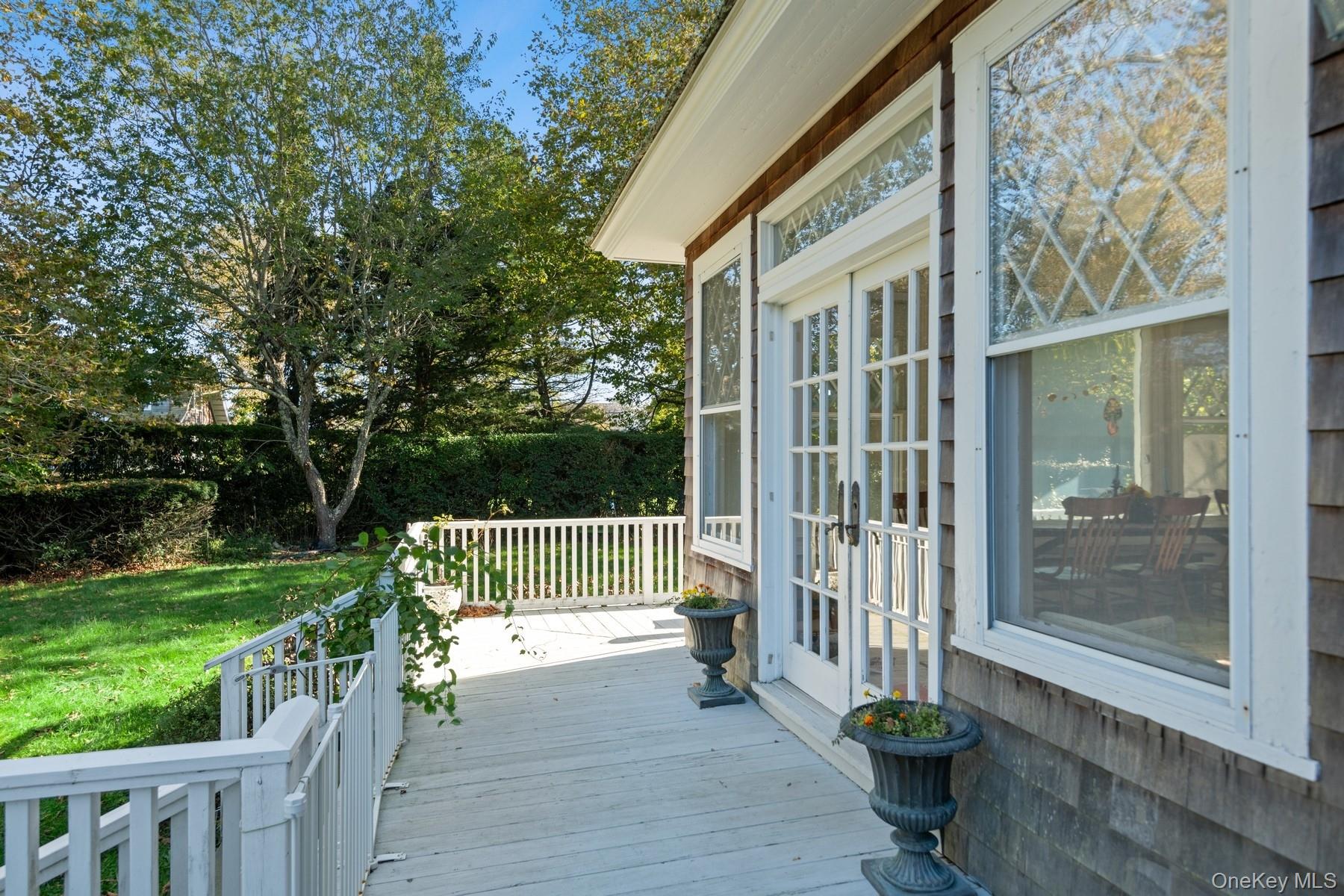 10 Post Lane, Quogue, NY 11959