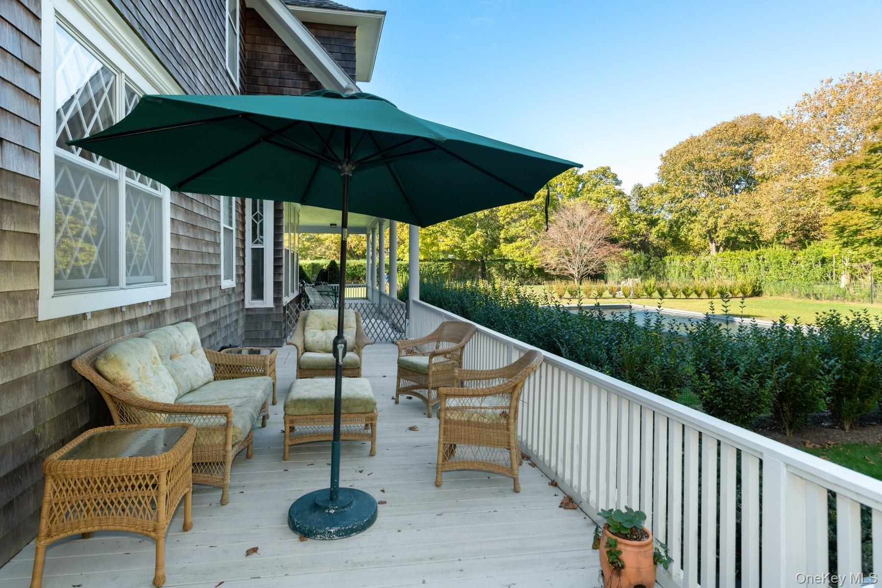 10 Post Lane, Quogue, NY 11959