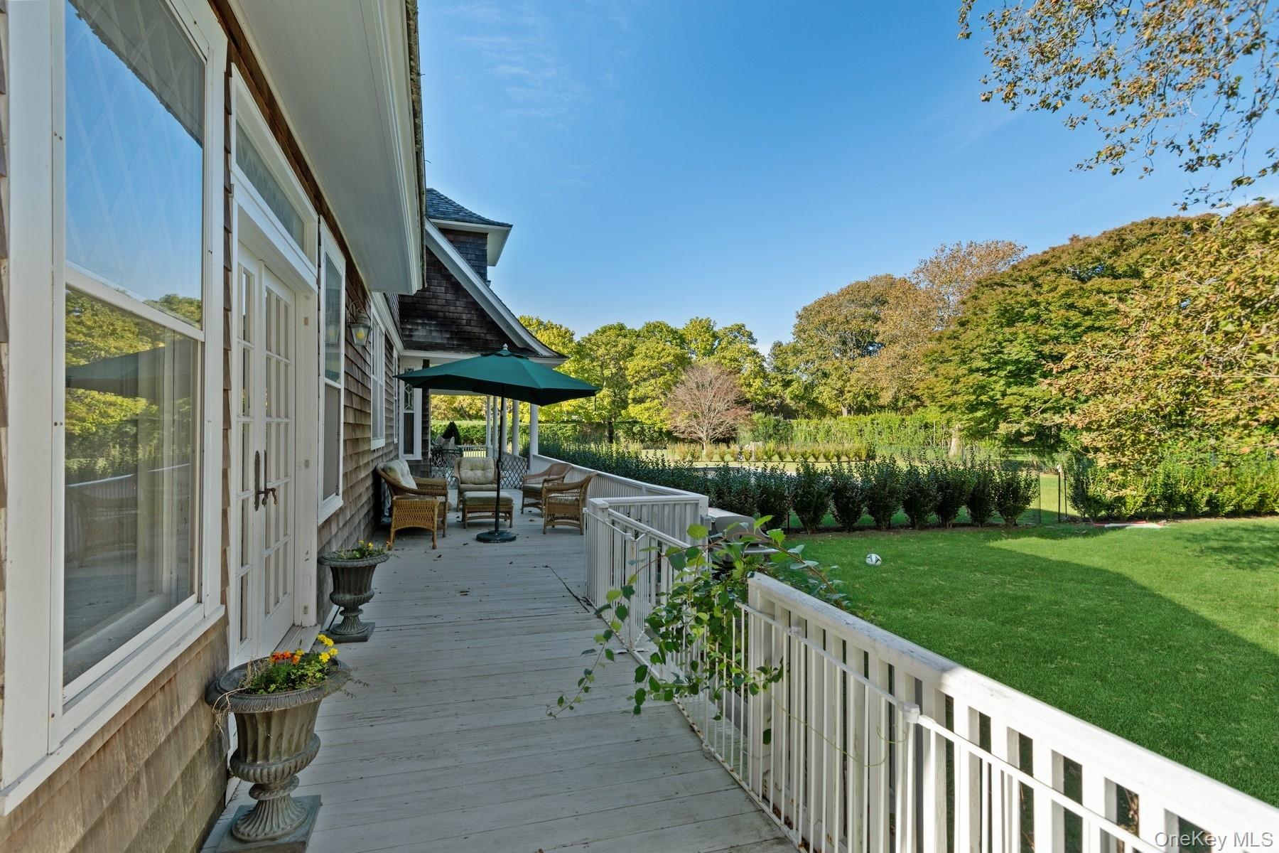 10 Post Lane, Quogue, NY 11959