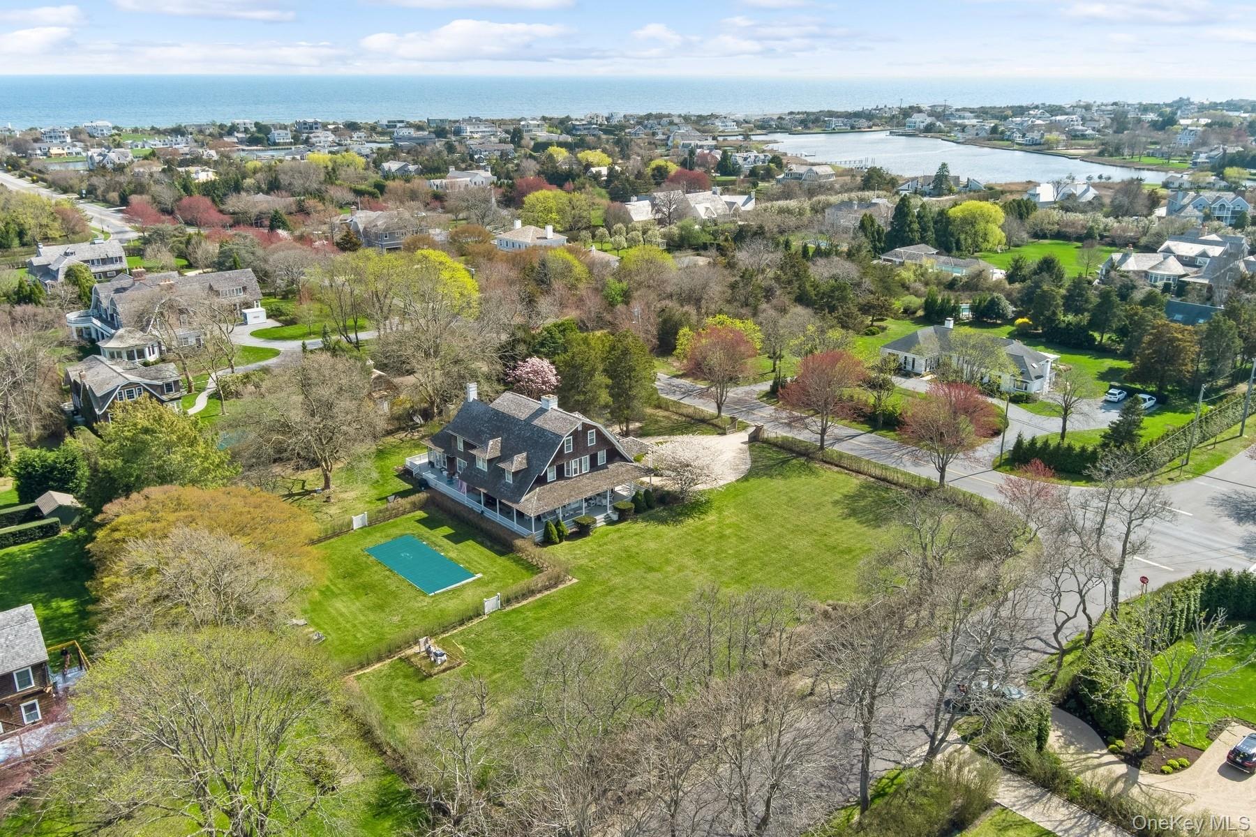 10 Post Lane, Quogue, NY 11959