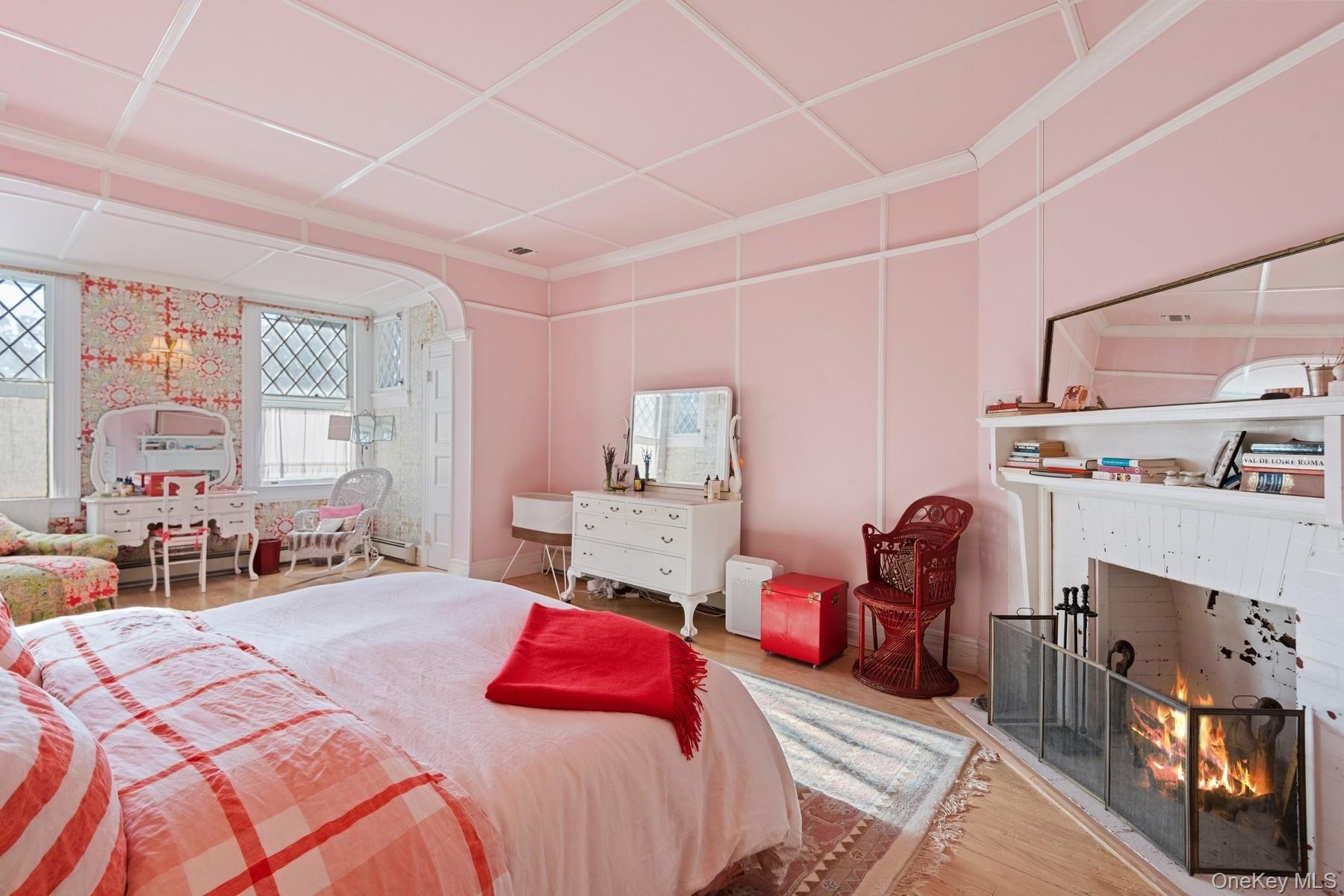 10 Post Lane, Quogue, NY 11959