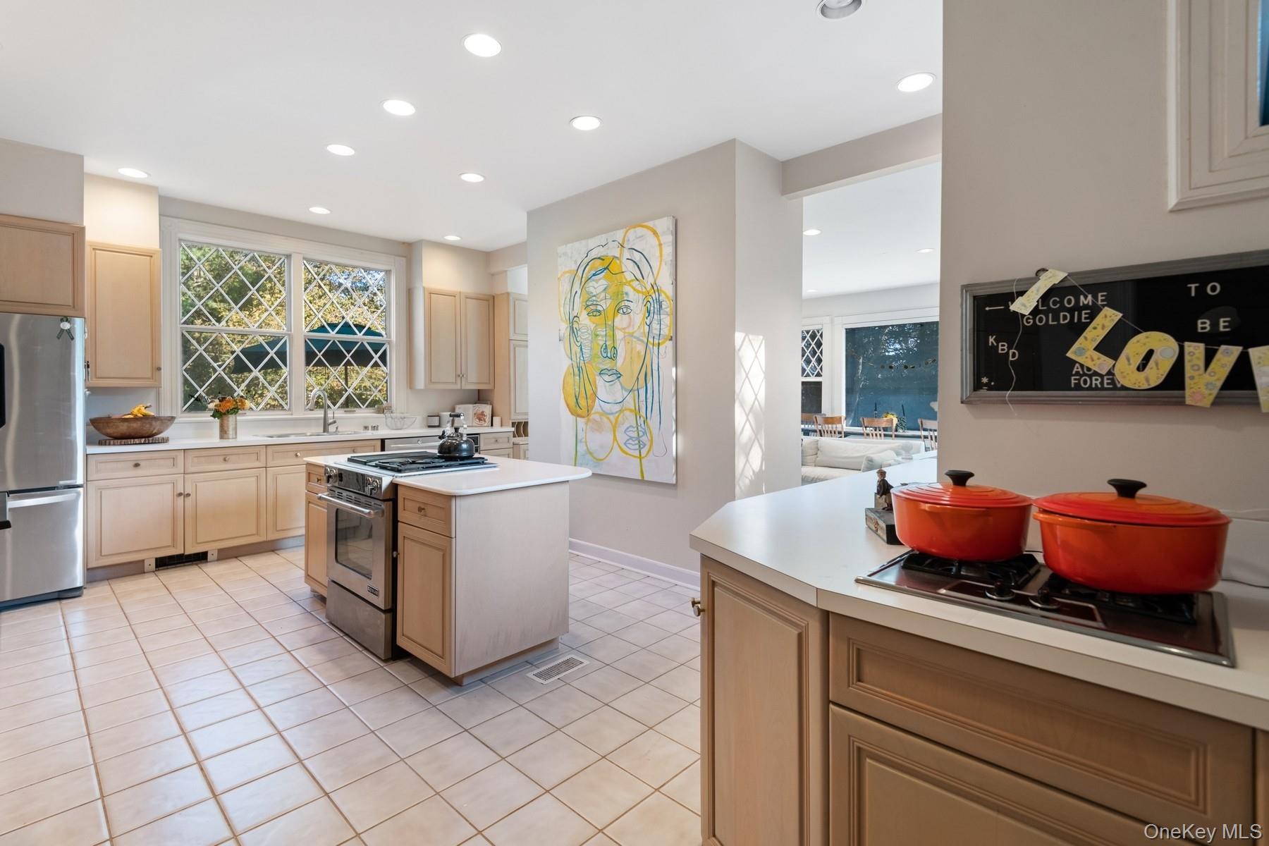 10 Post Lane, Quogue, NY 11959