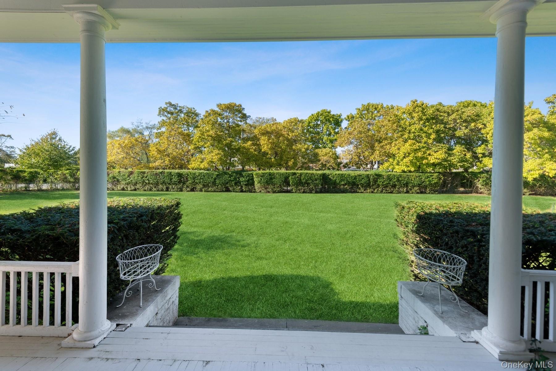 10 Post Lane, Quogue, NY 11959