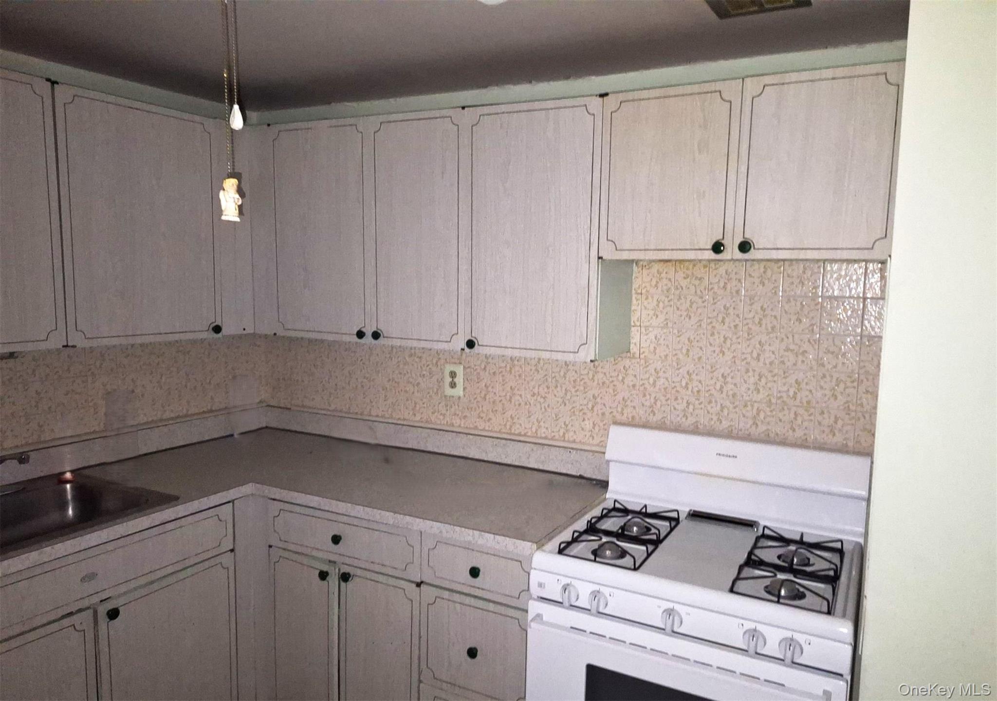 838 Pelhamdale Avenue # 3R, New Rochelle, NY 10801