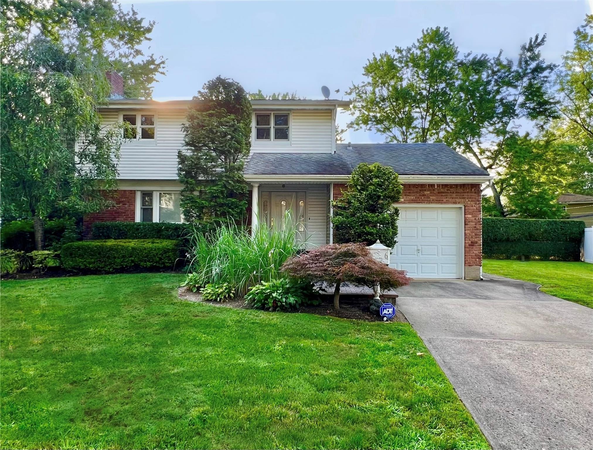 6 Cove Lane, Port Washington, NY 11050