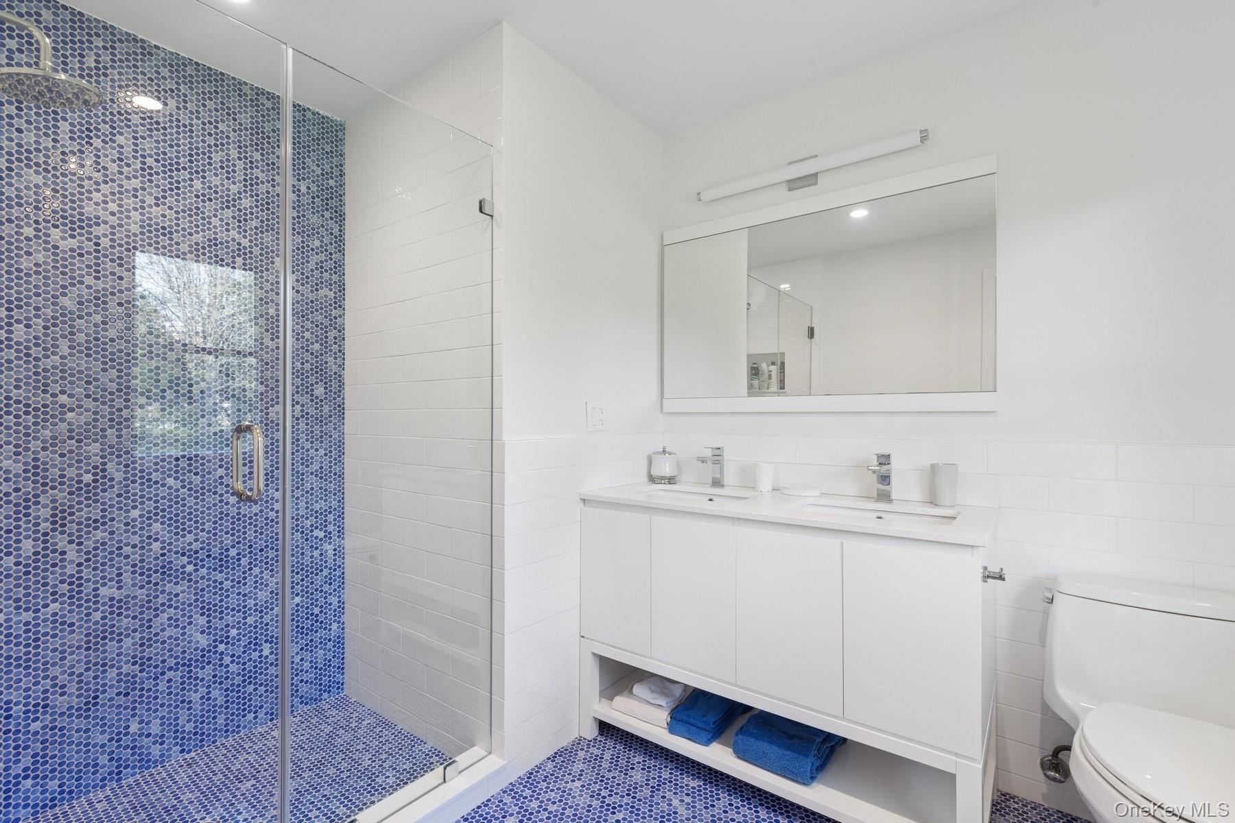 8 Niamogue Lane, Quogue, NY 11959