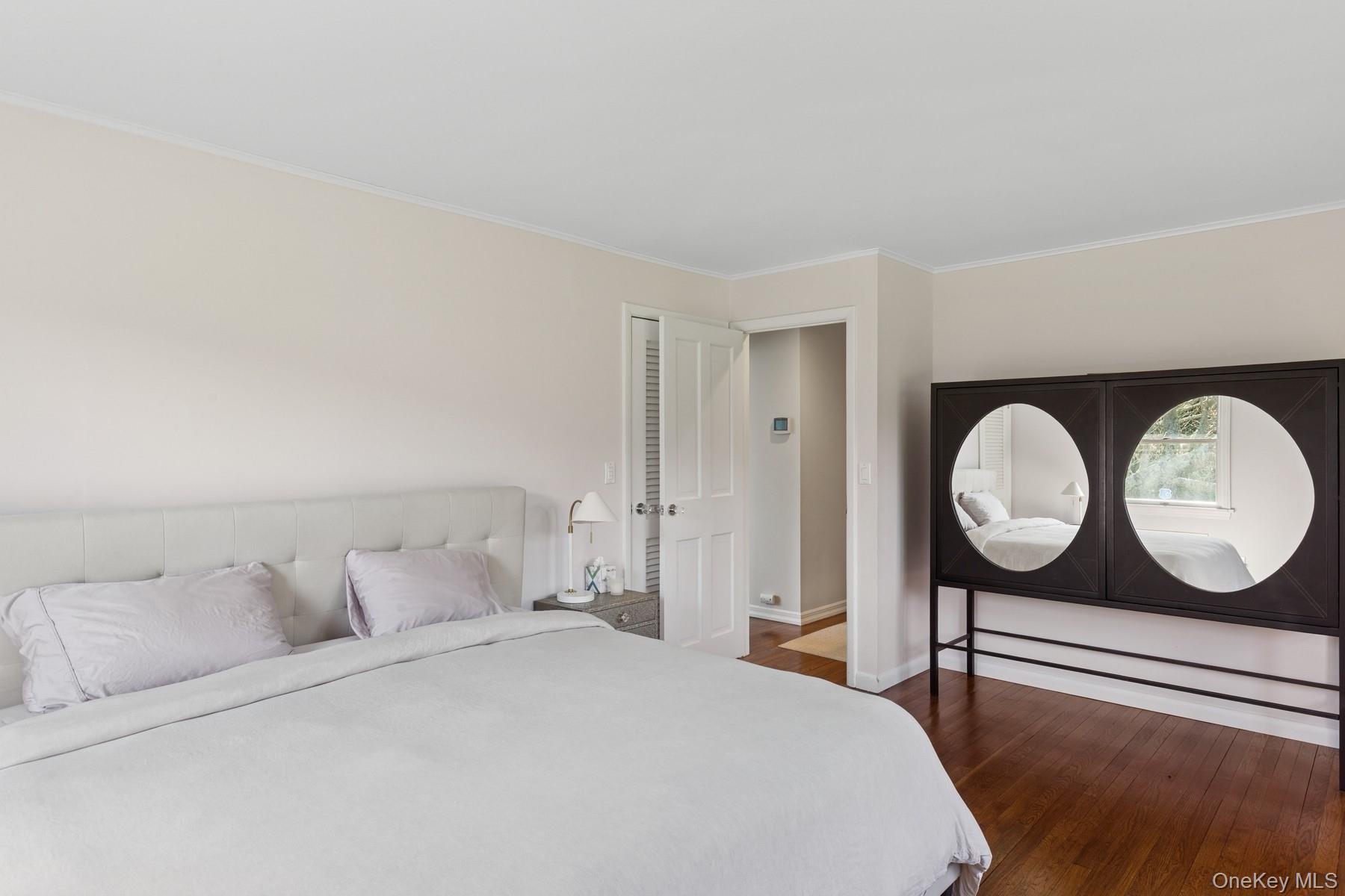 8 Niamogue Lane, Quogue, NY 11959