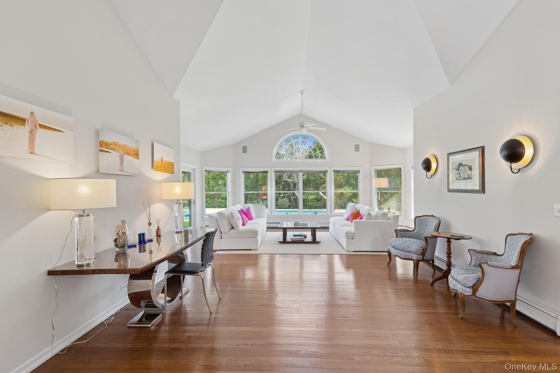 8 Niamogue Lane, Quogue, NY 11959