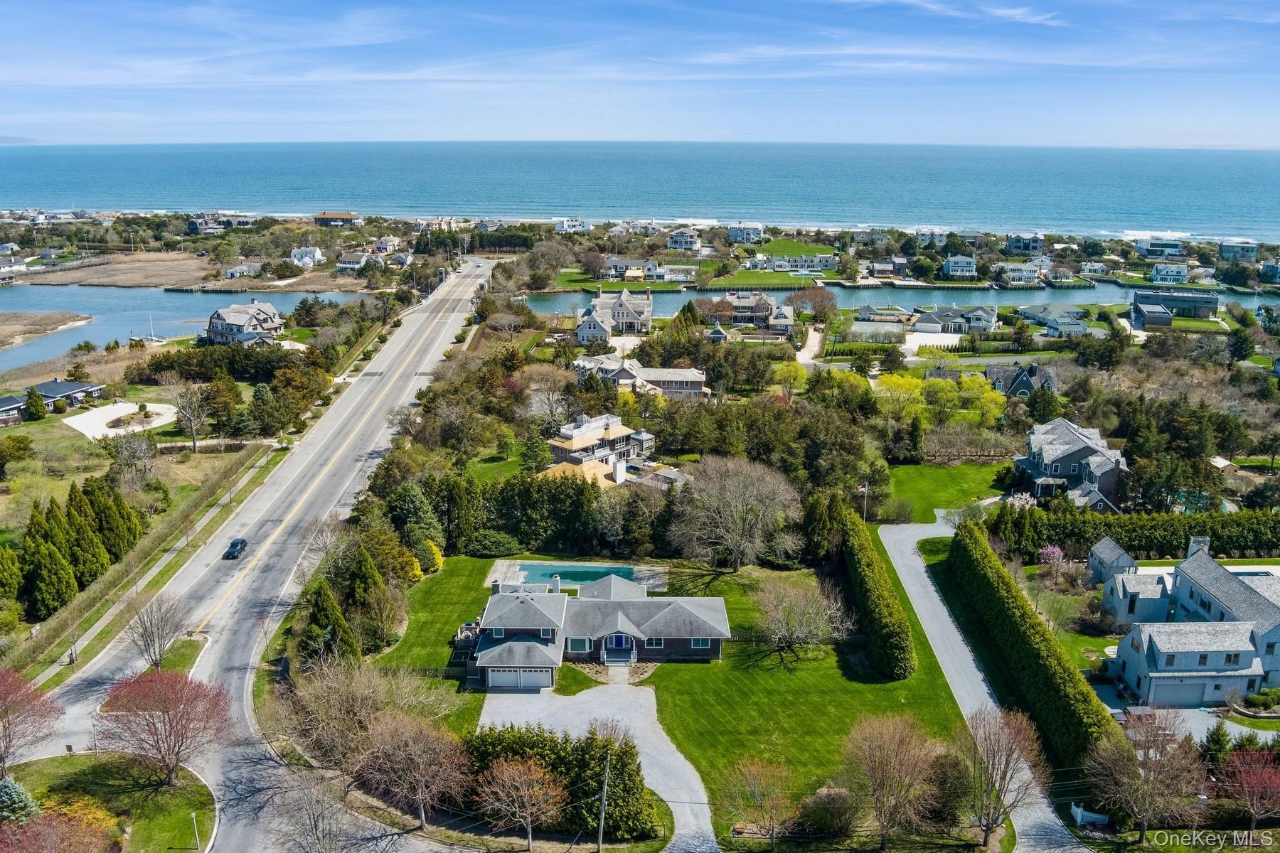 8 Niamogue Lane, Quogue, NY 11959