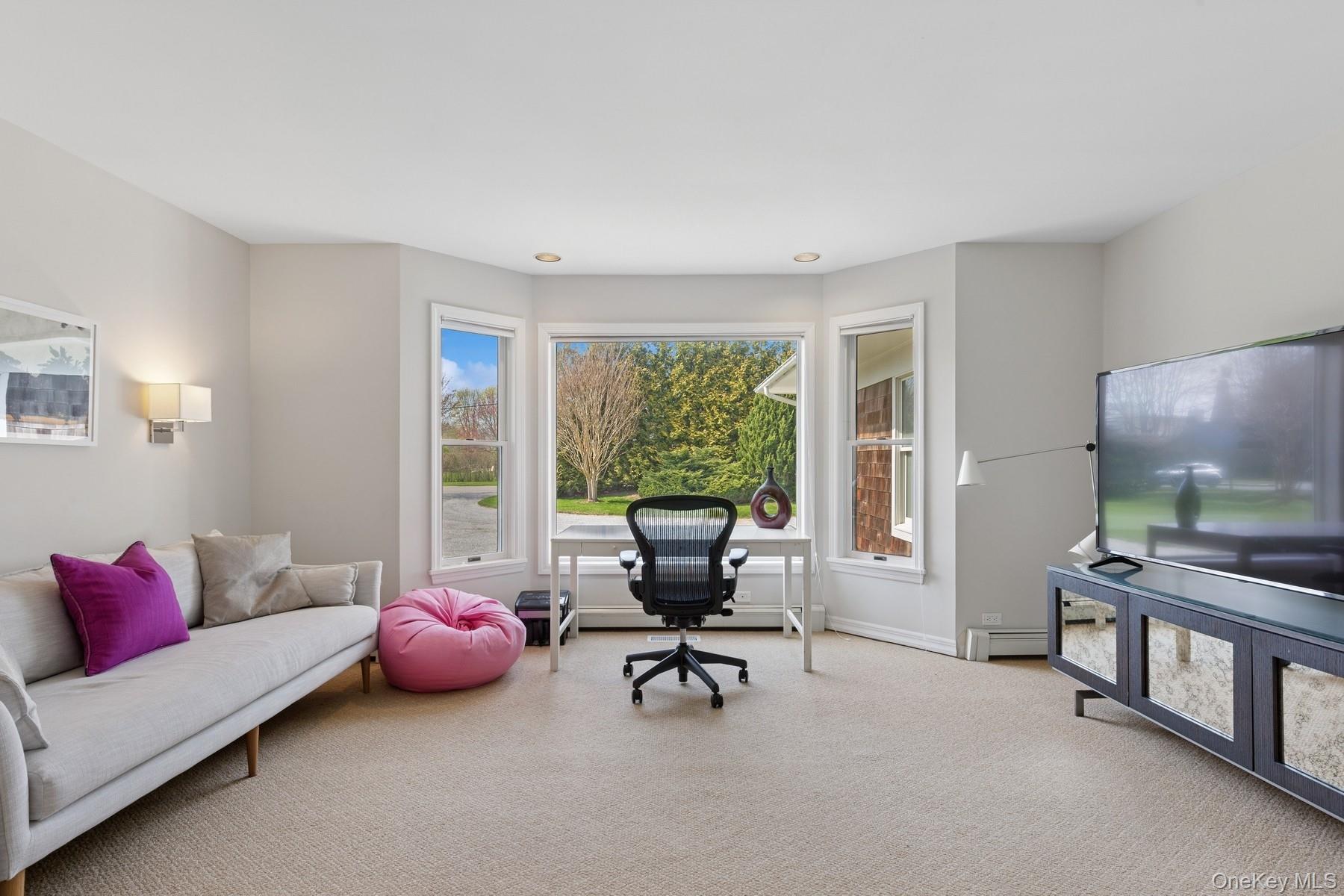 8 Niamogue Lane, Quogue, NY 11959