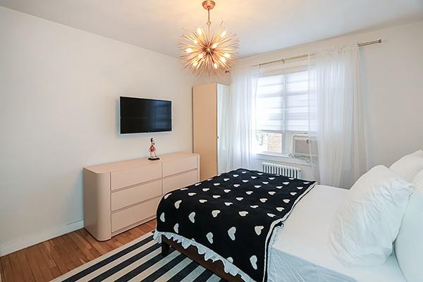 18 Edwards # 2B, Roslyn Heights, NY 11577