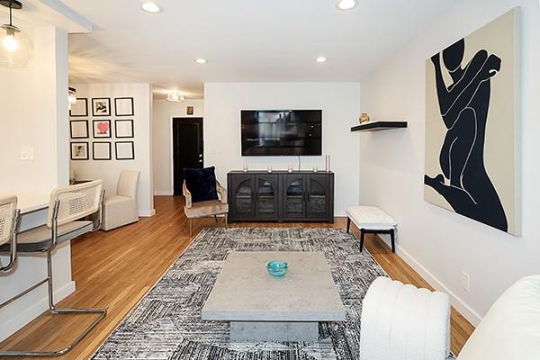 18 Edwards # 2B, Roslyn Heights, NY 11577