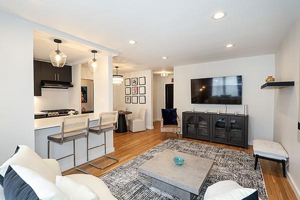 18 Edwards # 2B, Roslyn Heights, NY 11577