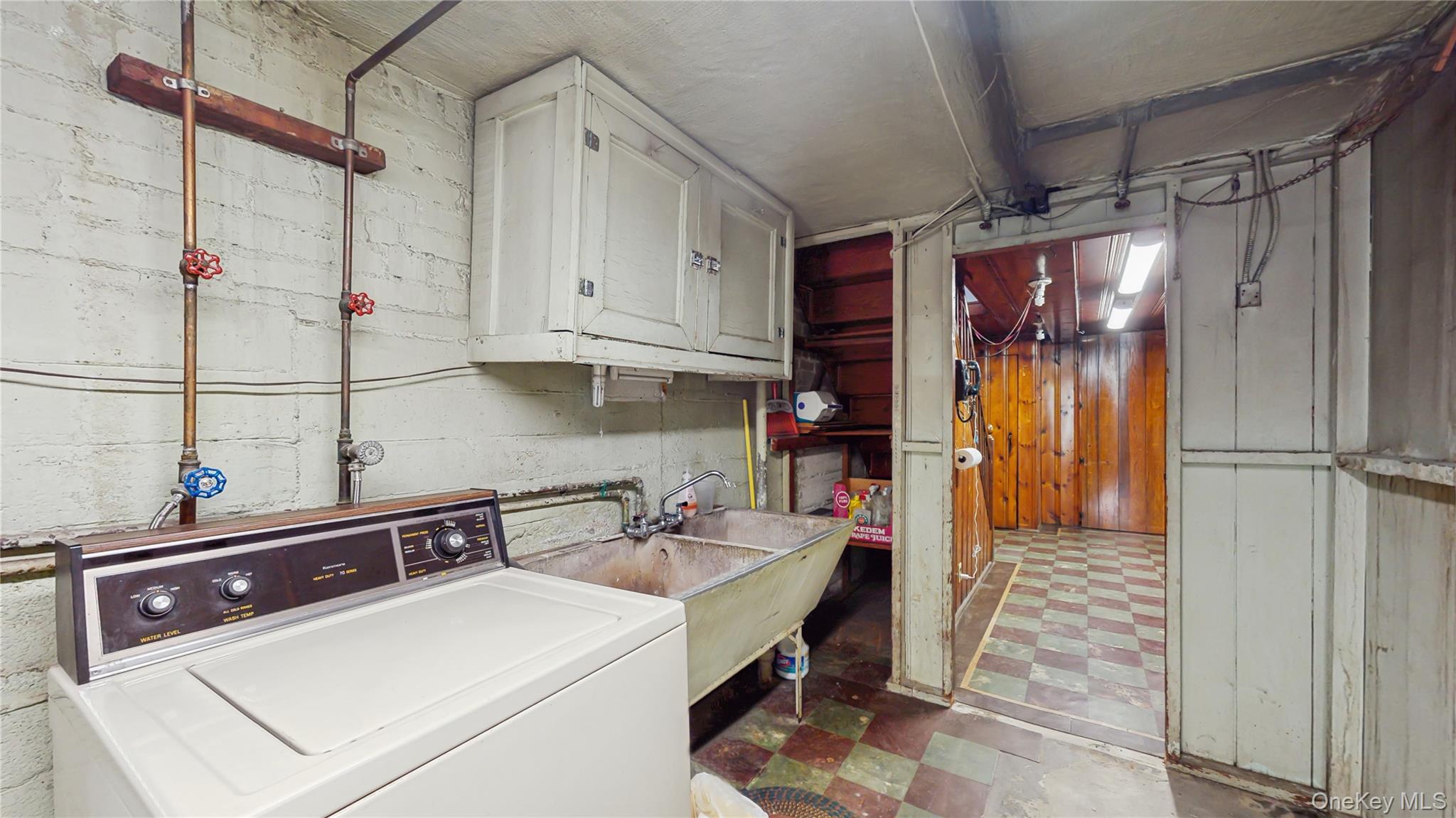 148-40 61 Road, Flushing, NY 11367