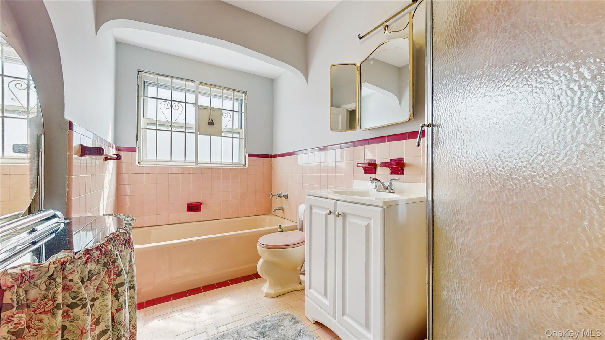 148-40 61 Road, Flushing, NY 11367